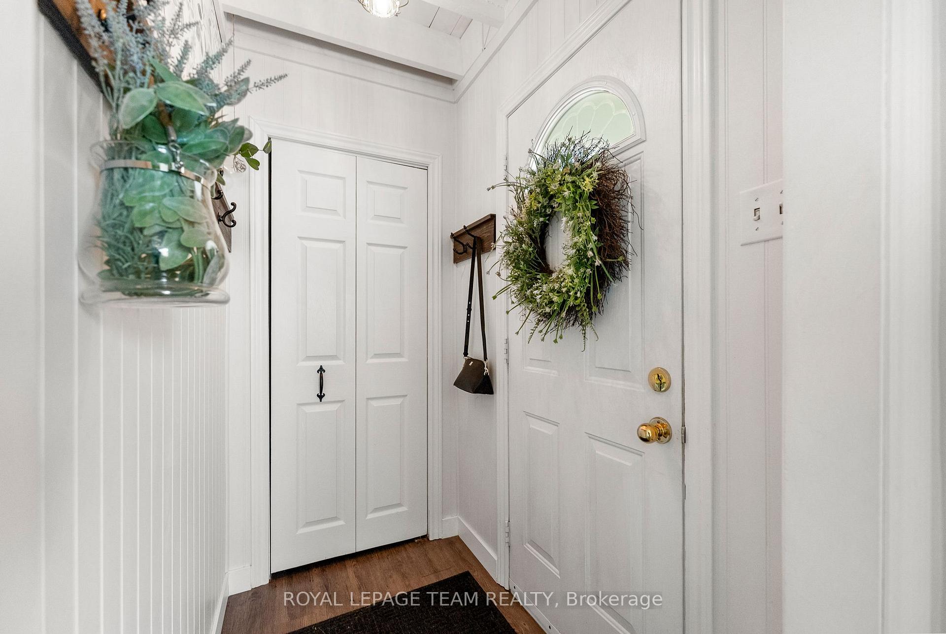 Photo 3 of 103 Third Avenue, Arnprior — HOMEH