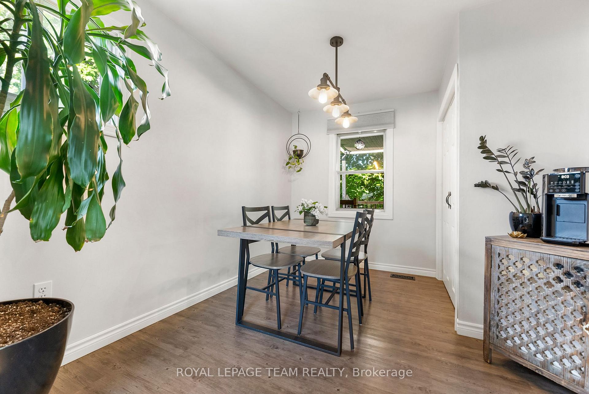 Photo 4 of 103 Third Avenue, Arnprior — HOMEH