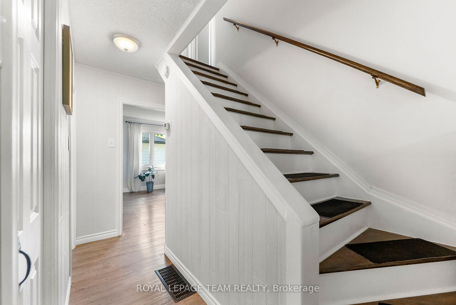 Photo 11 of 103 Third Avenue, Arnprior — HOMEH