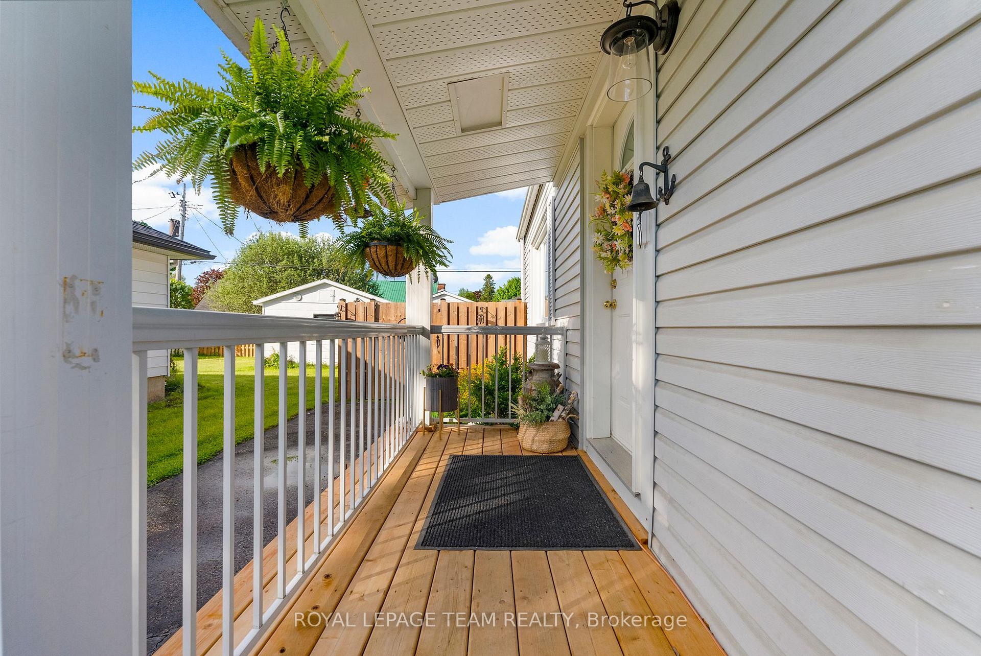 Photo 24 of 103 Third Avenue, Arnprior — HOMEH