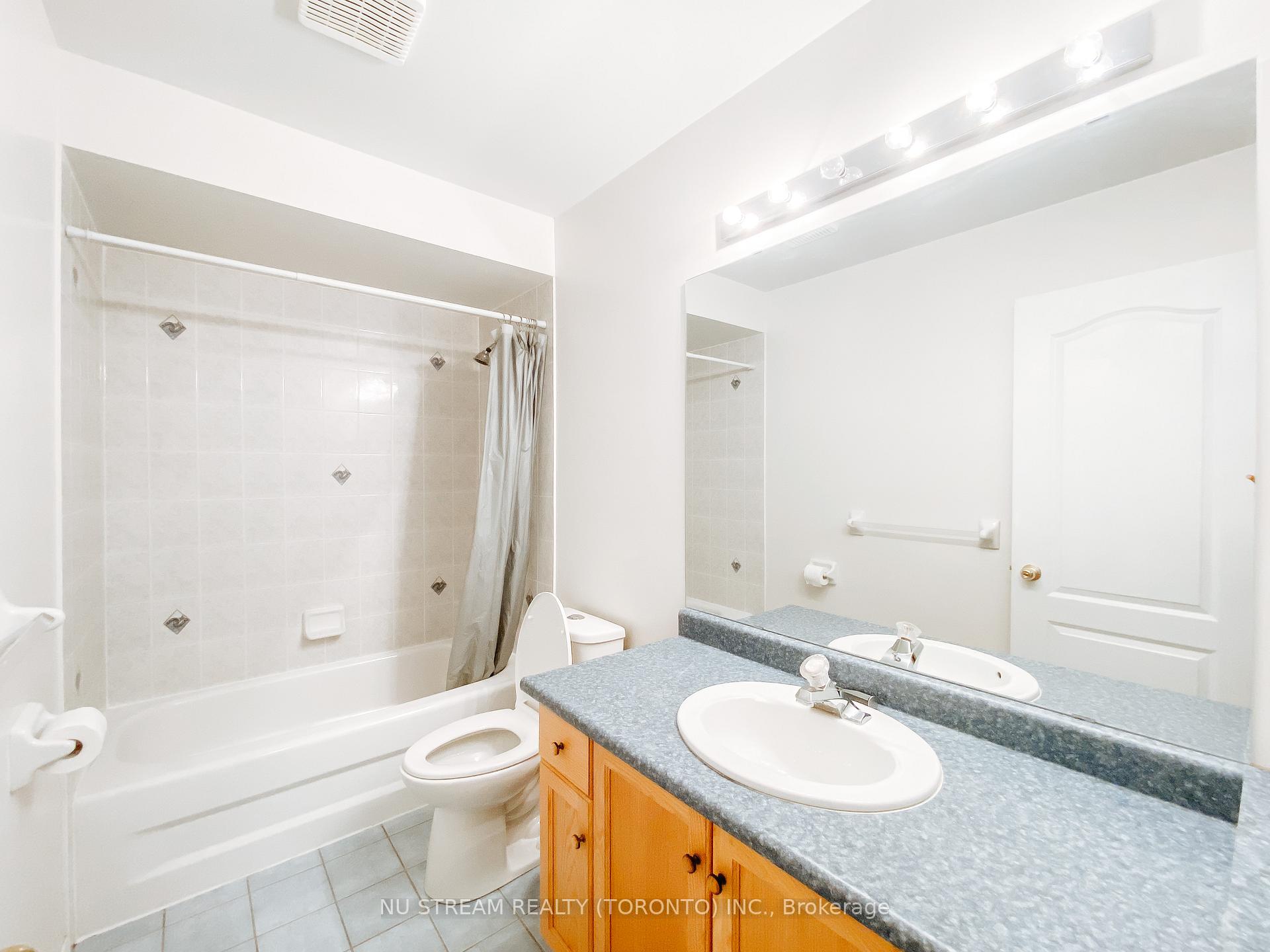 Photo 11 of 130 Foxchase Avenue, Vaughan, East Woodbridge — HOMEH