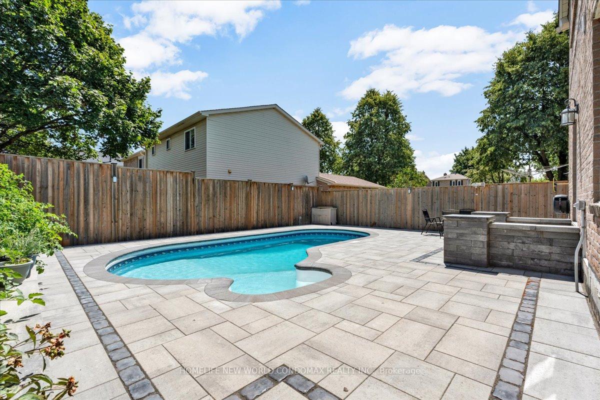Photo 27 of 3 Bird Crescent, Ajax, Central — HOMEH