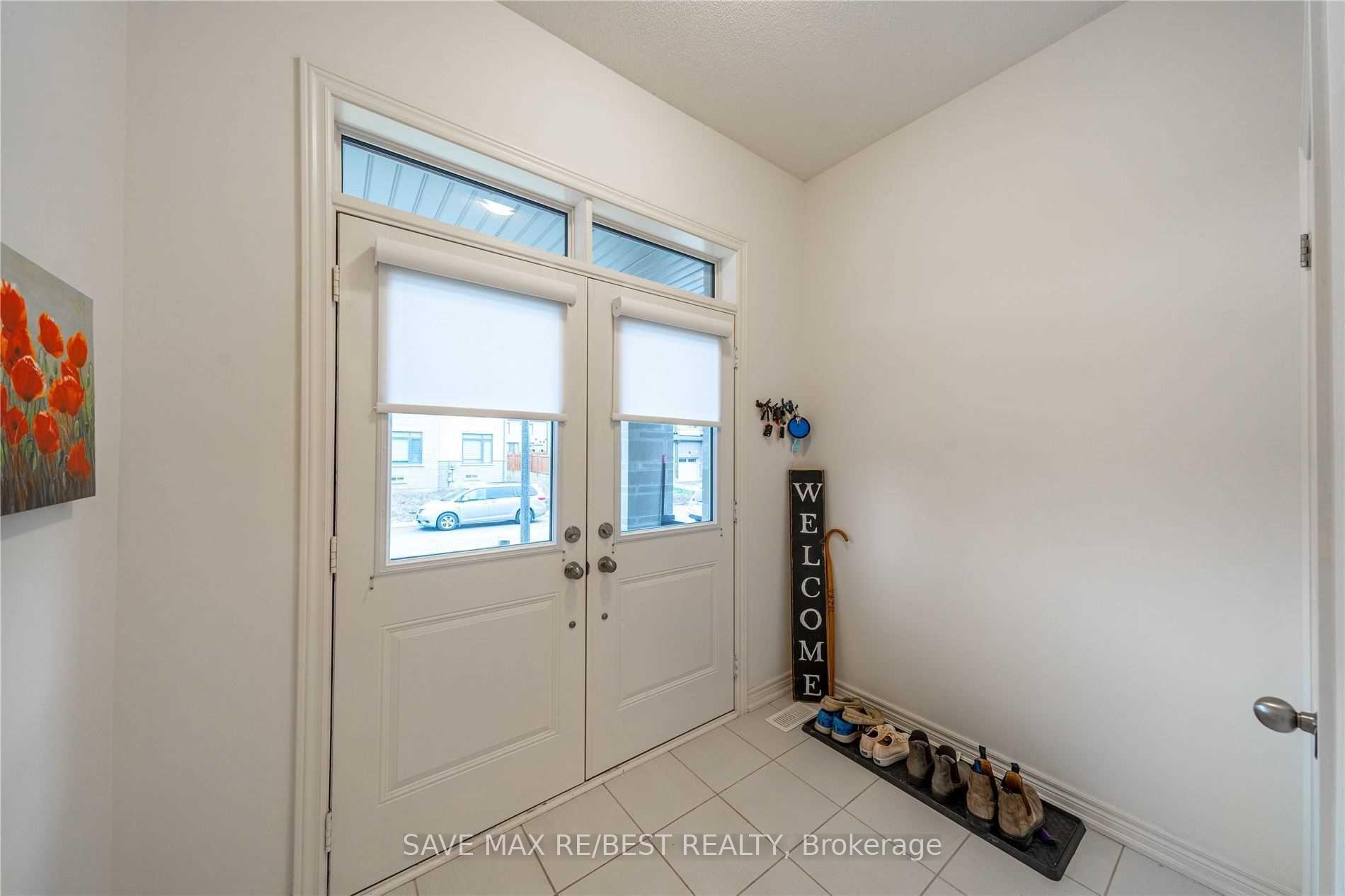 Photo 5 of 35 Conarty Crescent, Whitby, Williamsburg — HOMEH