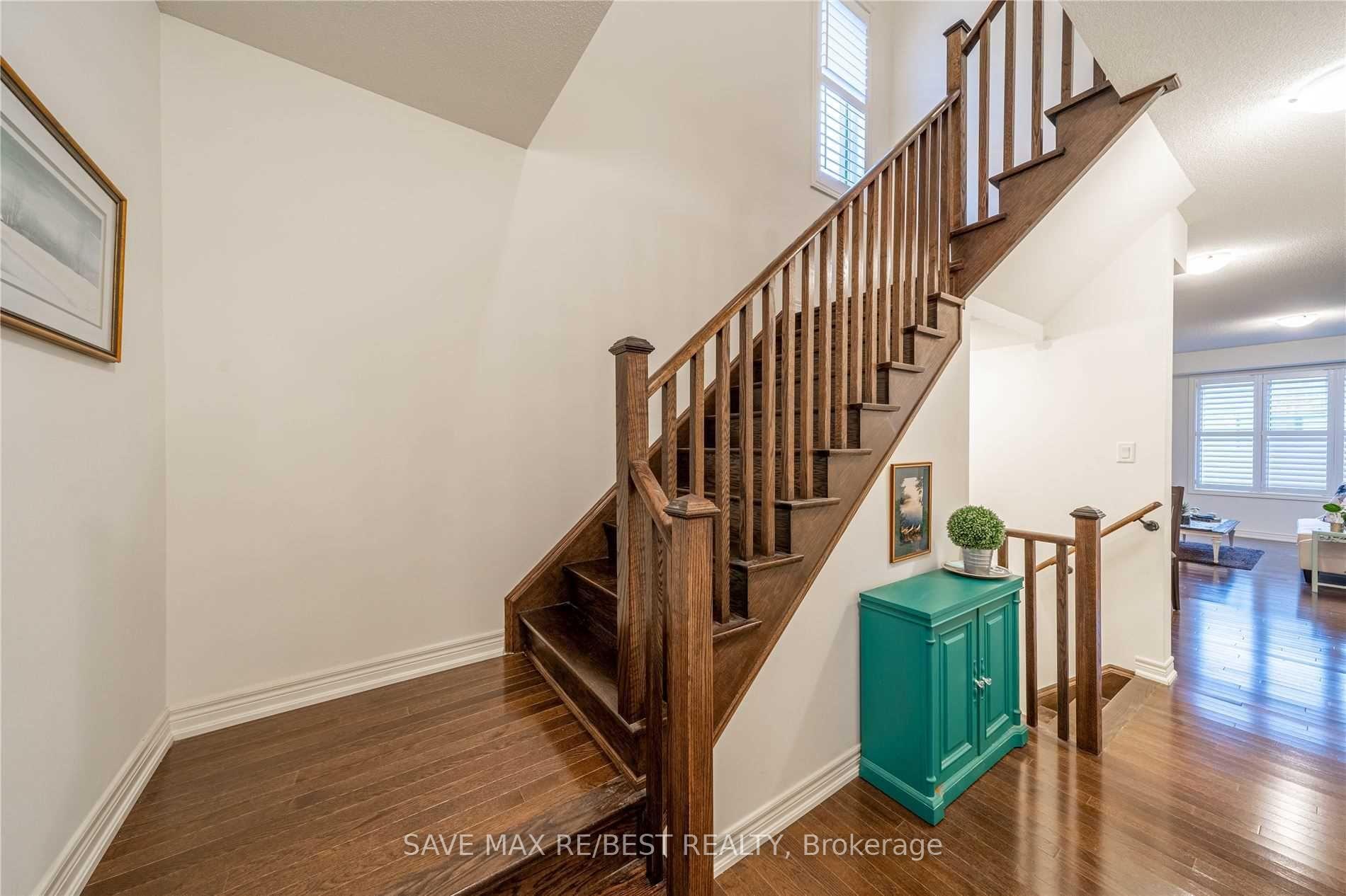 Photo 6 of 35 Conarty Crescent, Whitby, Williamsburg — HOMEH