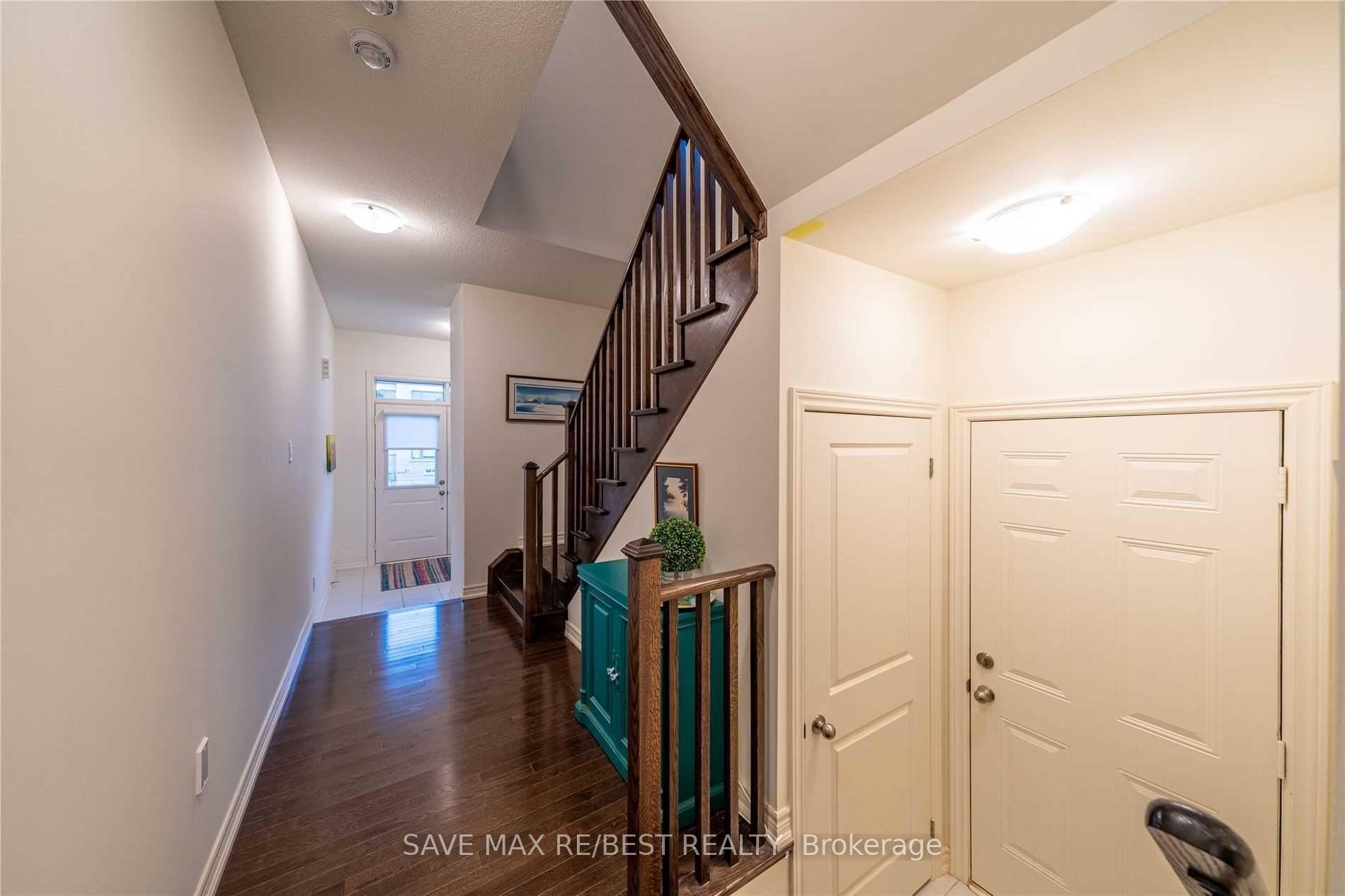 Photo 7 of 35 Conarty Crescent, Whitby, Williamsburg — HOMEH