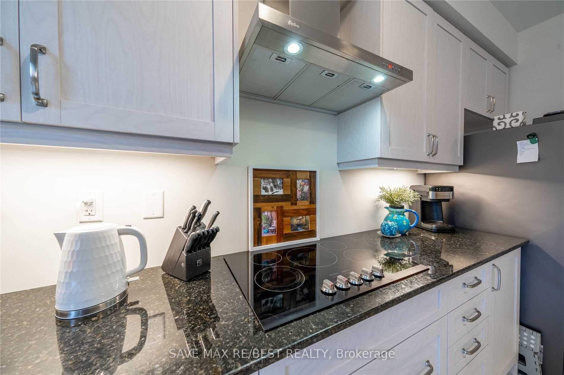 Photo 16 of 35 Conarty Crescent, Whitby, Williamsburg — HOMEH