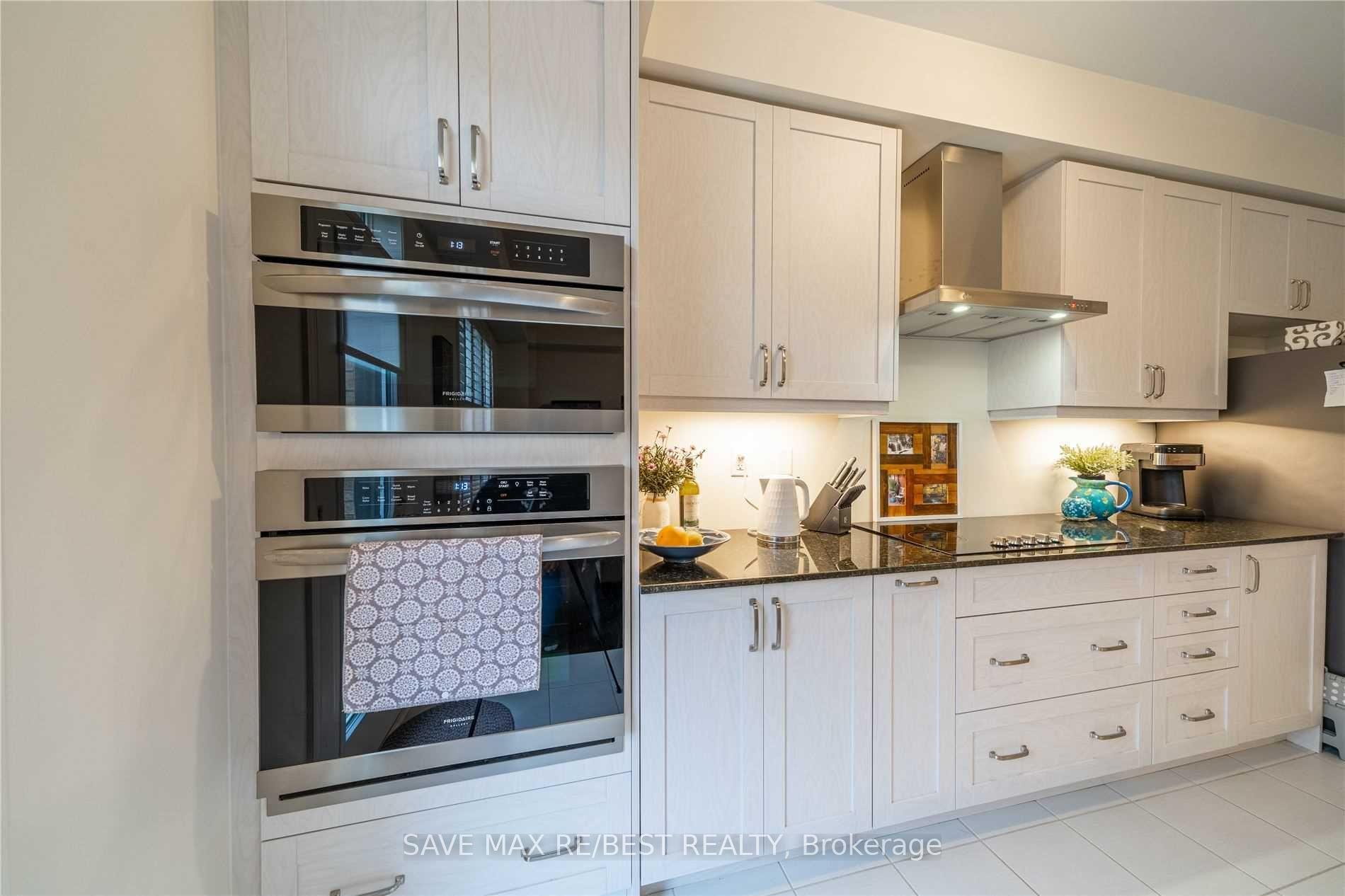 Photo 17 of 35 Conarty Crescent, Whitby, Williamsburg — HOMEH