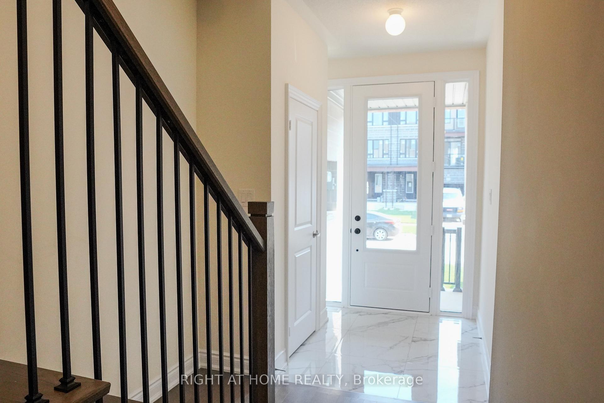 Photo 2 of 136 Tennant Circle, Vaughan, Vellore Village — HOMEH