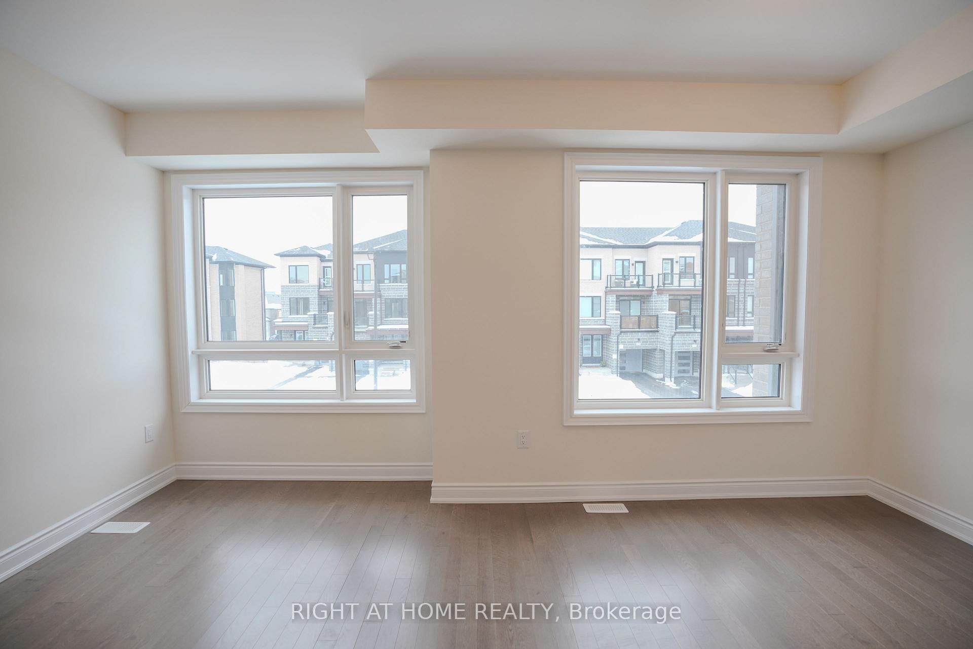 Photo 10 of 136 Tennant Circle, Vaughan, Vellore Village — HOMEH