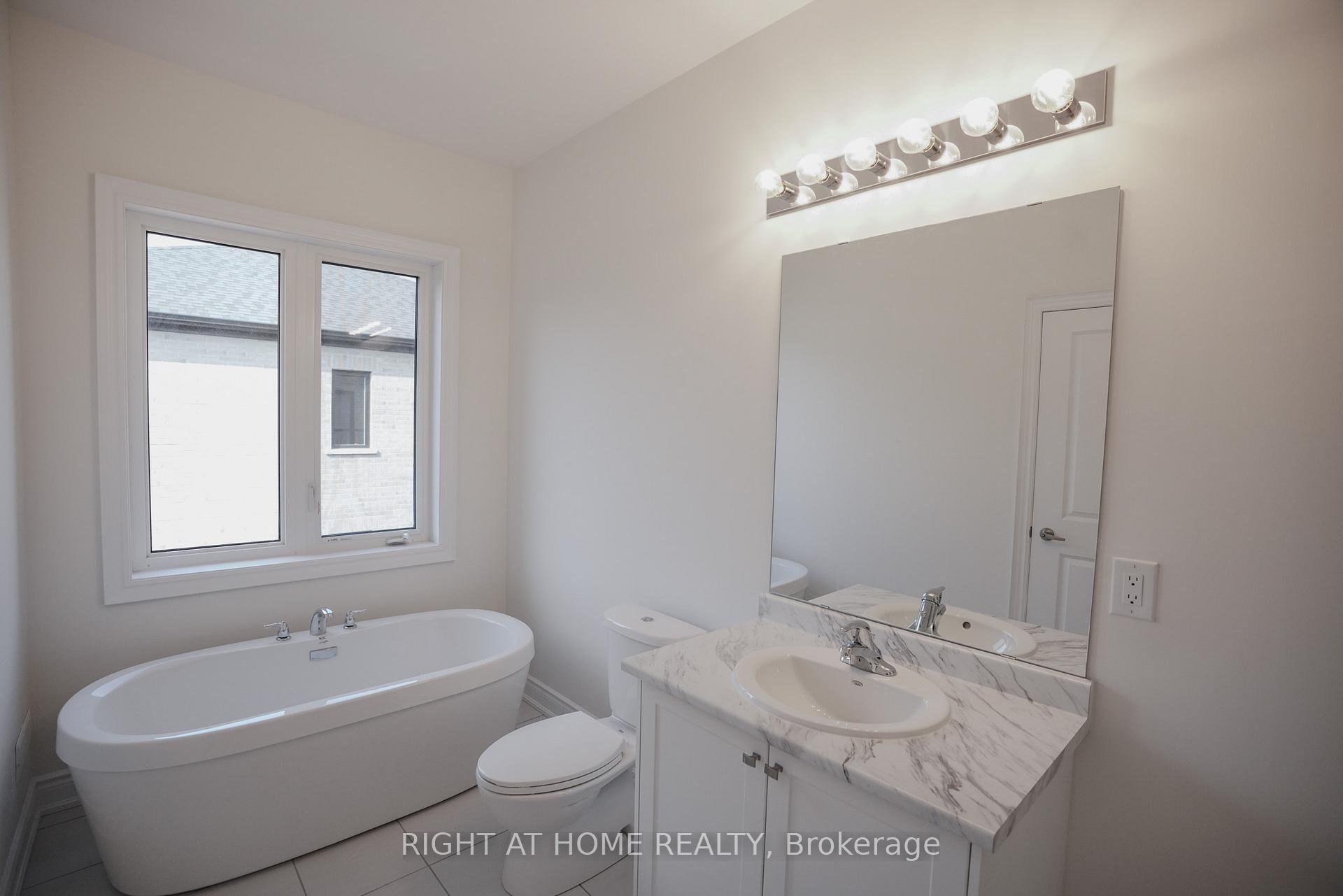 Photo 13 of 136 Tennant Circle, Vaughan, Vellore Village — HOMEH