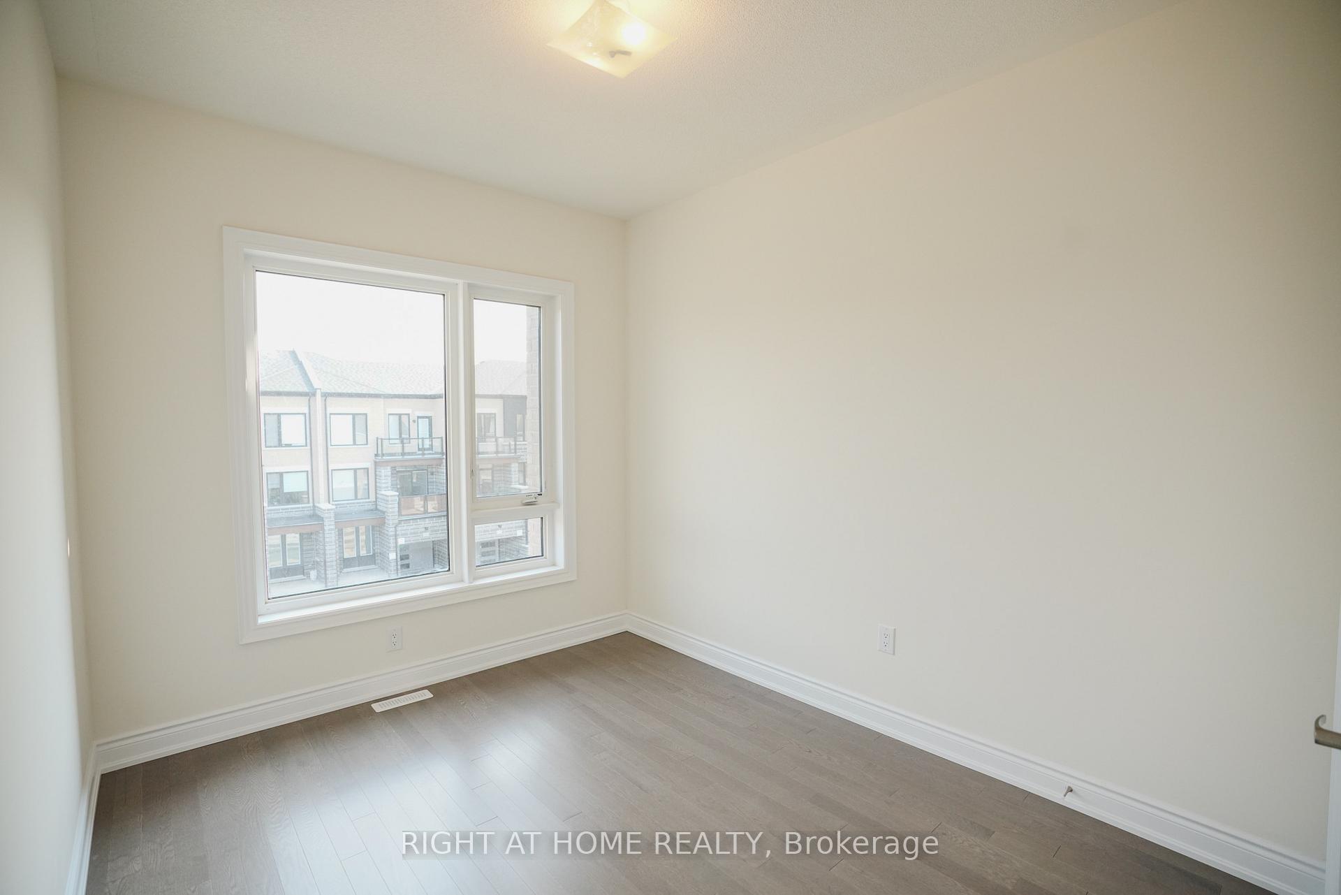 Photo 15 of 136 Tennant Circle, Vaughan, Vellore Village — HOMEH