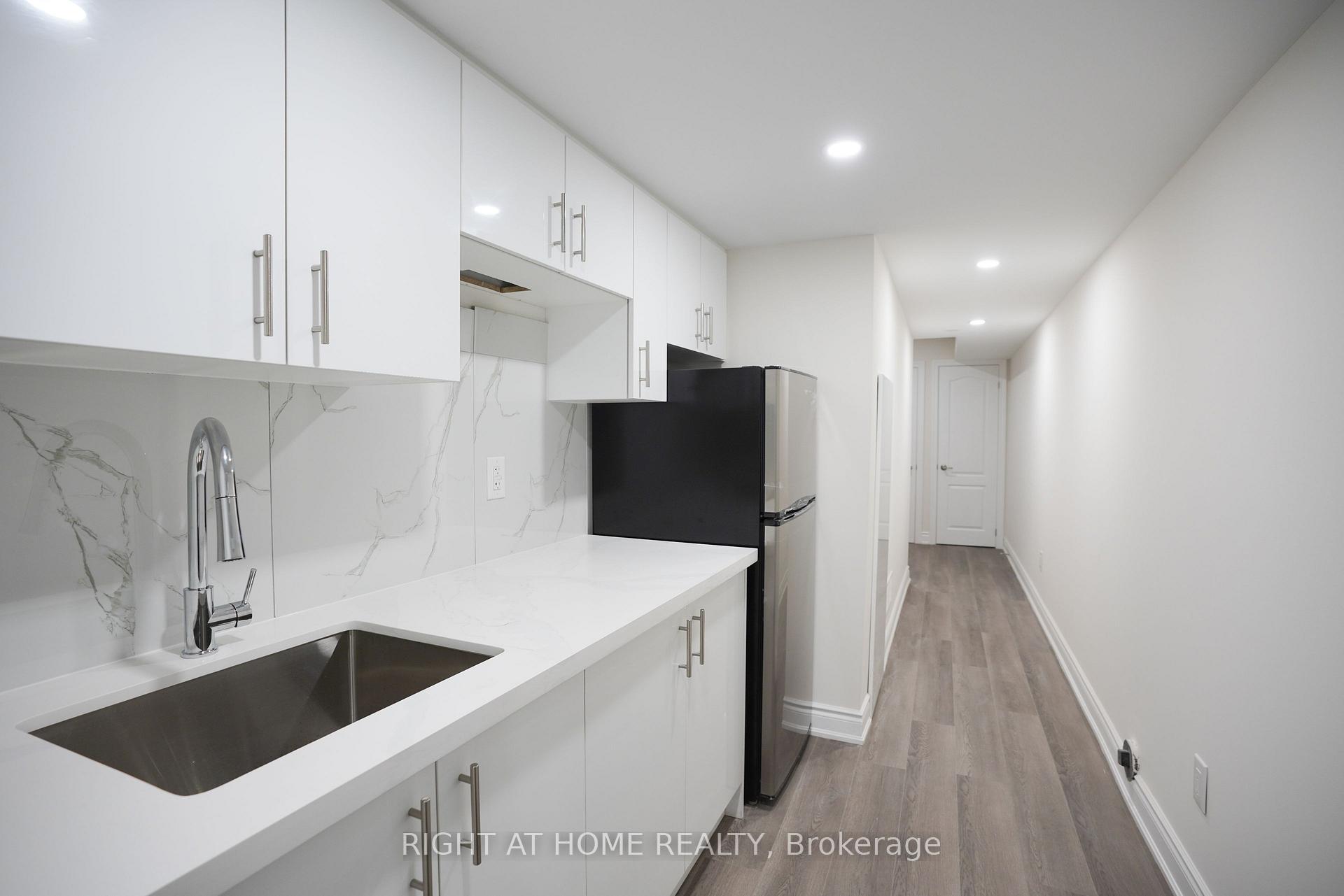 Photo 19 of 136 Tennant Circle, Vaughan, Vellore Village — HOMEH