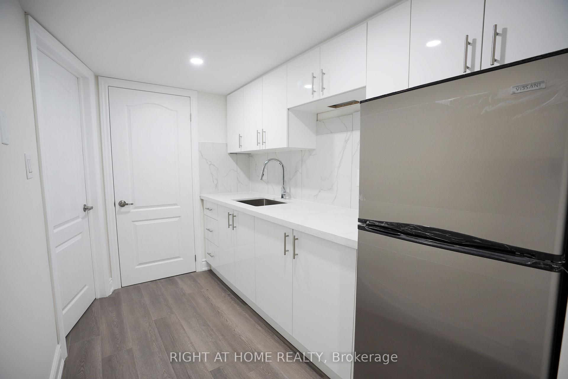 Photo 20 of 136 Tennant Circle, Vaughan, Vellore Village — HOMEH