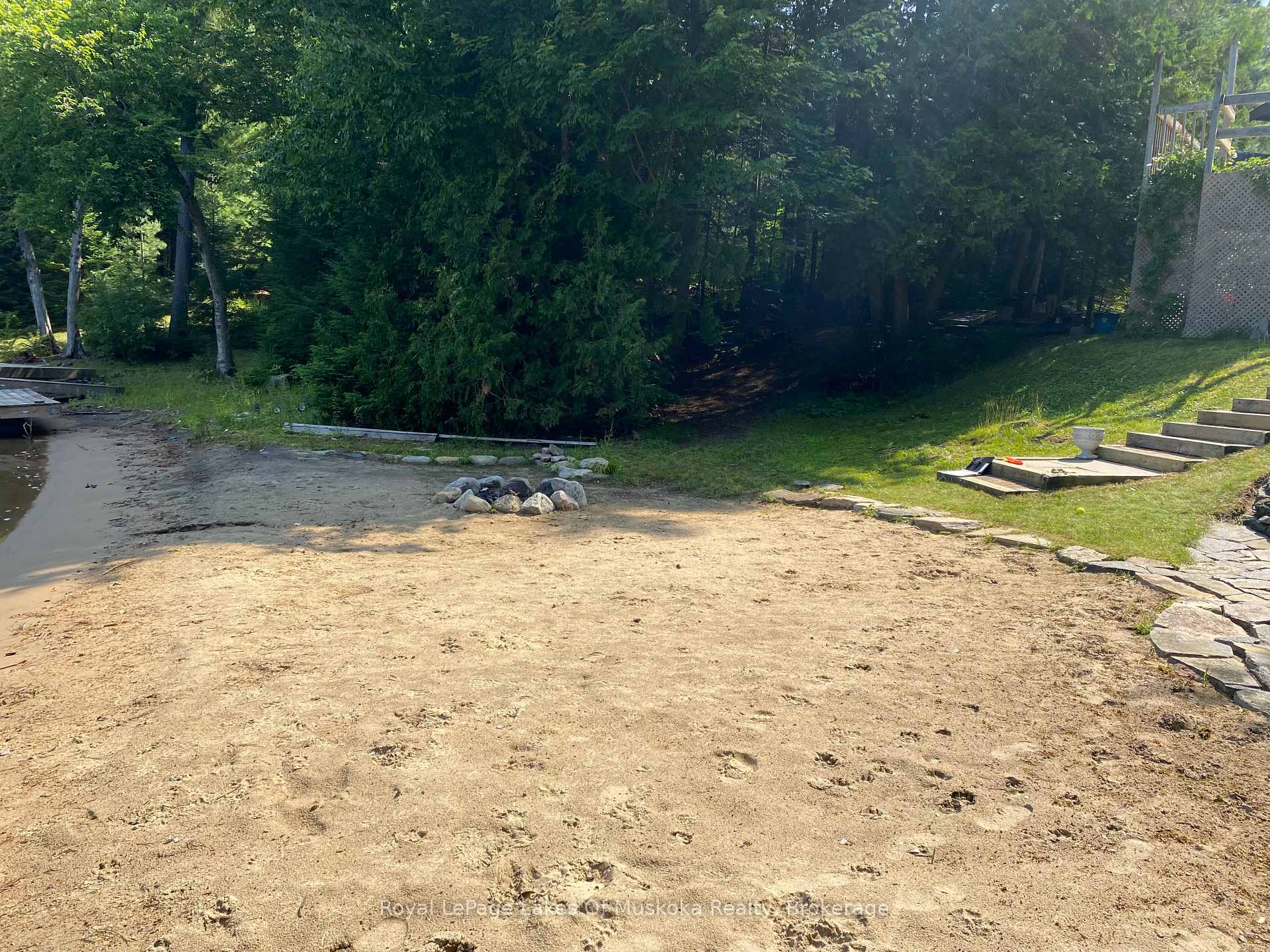 Photo 4 of 1011 Hollow Point Drive N, Algonquin Highlands, Sherborne — HOMEH