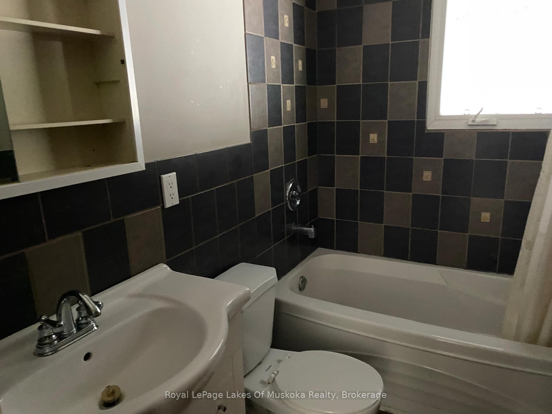 Photo 14 of 1011 Hollow Point Drive N, Algonquin Highlands, Sherborne — HOMEH