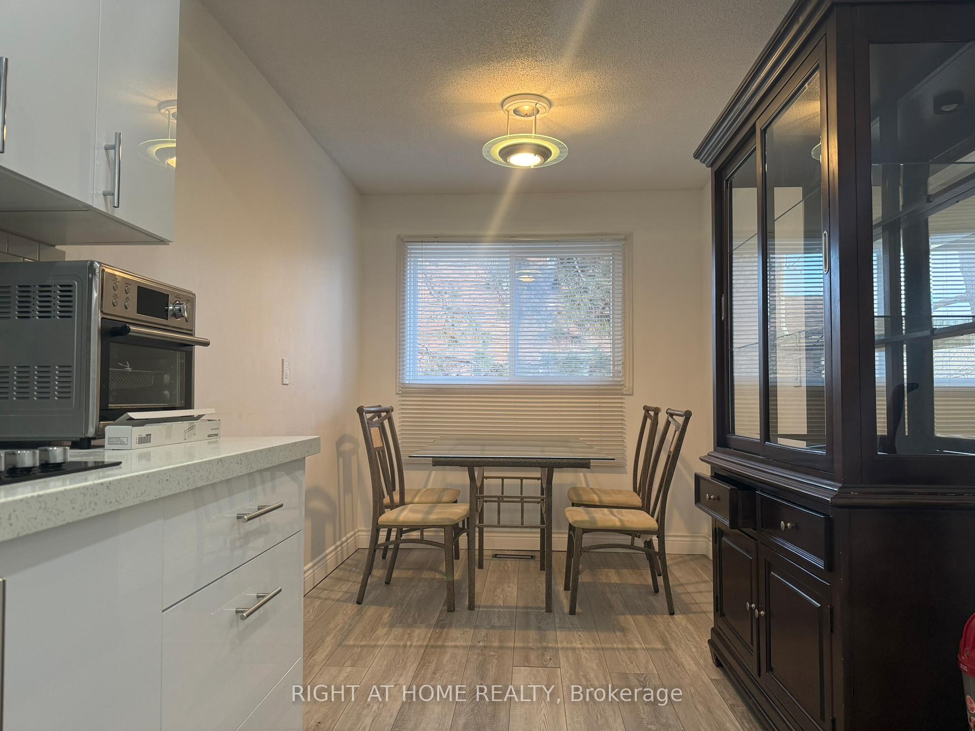 Photo 5 of 28 Chabad Gate, Vaughan, Crestwood-Springfarm-Yorkhill — HOMEH
