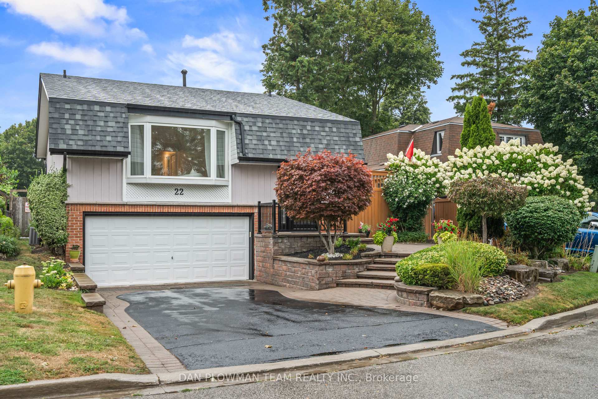 Photo 1 of 22 Gerrie Court, Whitby, Lynde Creek — HOMEH