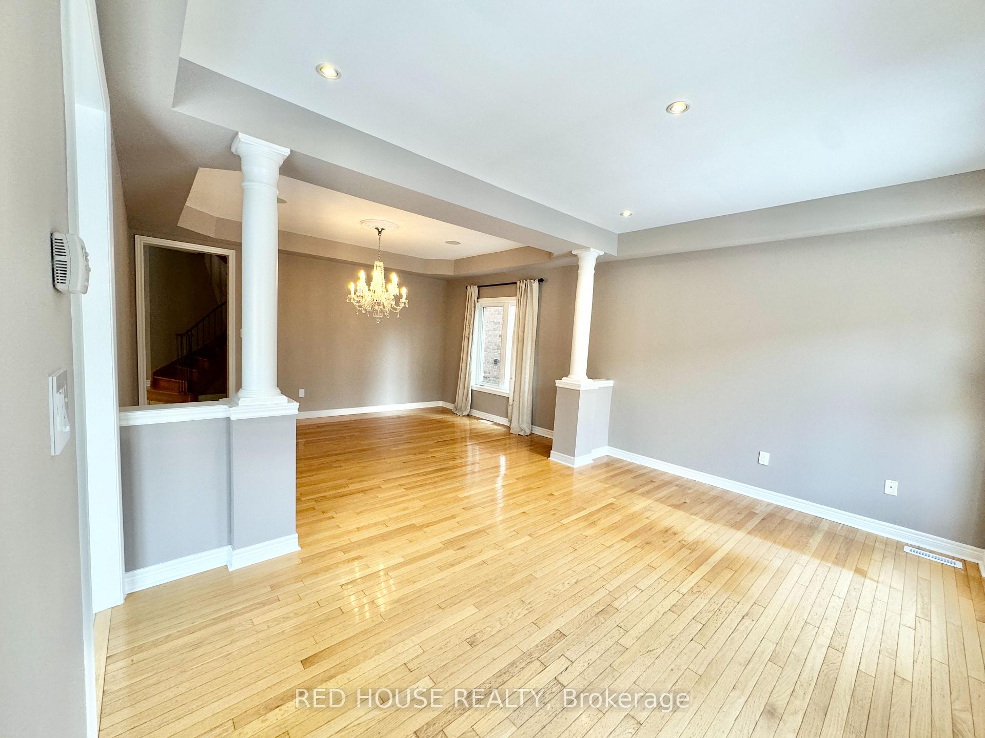 Photo 3 of 54 Strauss Road, Vaughan, Patterson — HOMEH