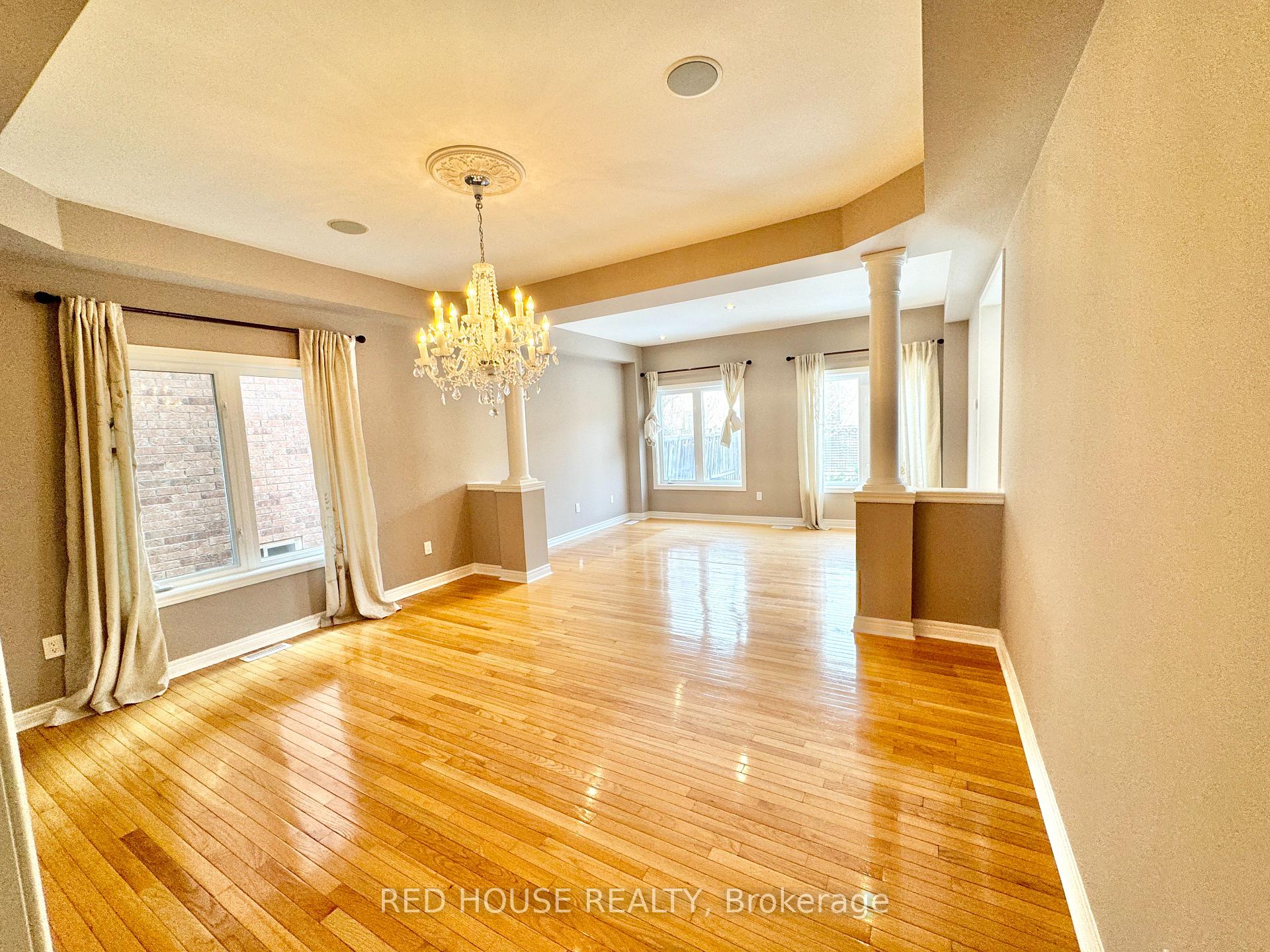 Photo 4 of 54 Strauss Road, Vaughan, Patterson — HOMEH