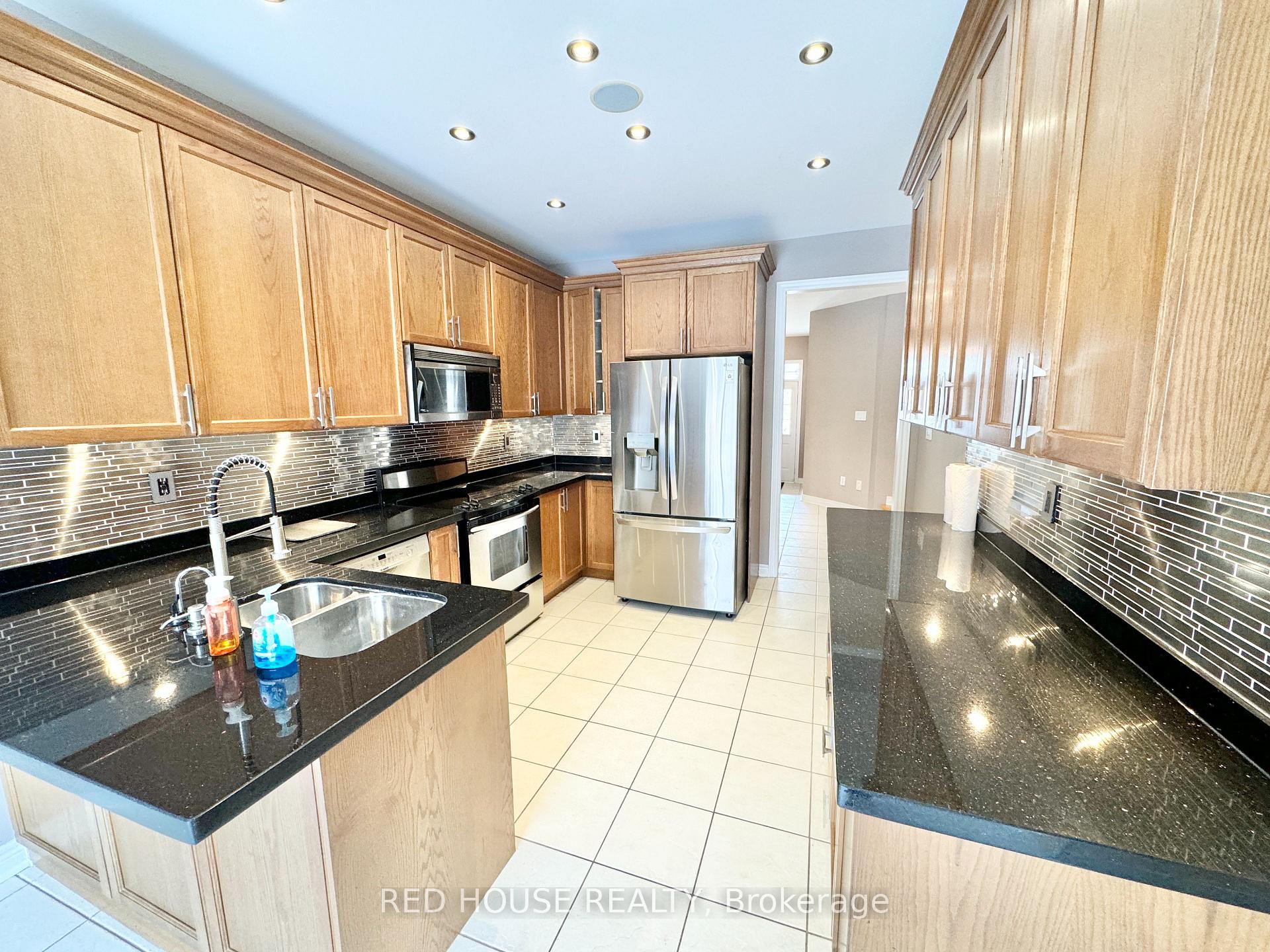 Photo 6 of 54 Strauss Road, Vaughan, Patterson — HOMEH
