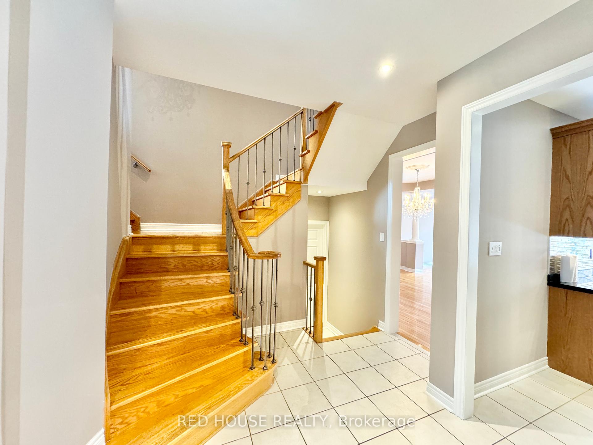Photo 10 of 54 Strauss Road, Vaughan, Patterson — HOMEH