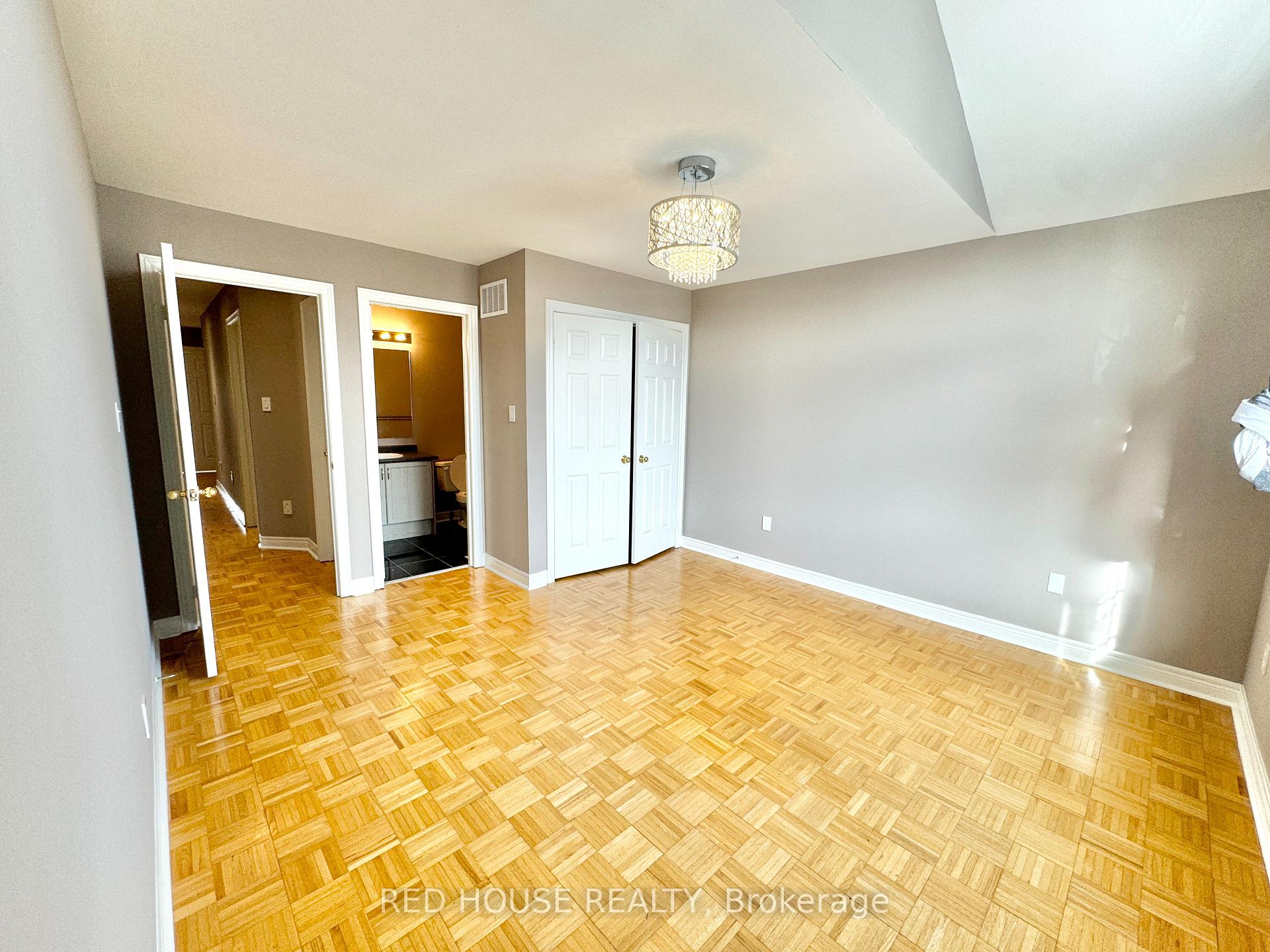 Photo 11 of 54 Strauss Road, Vaughan, Patterson — HOMEH