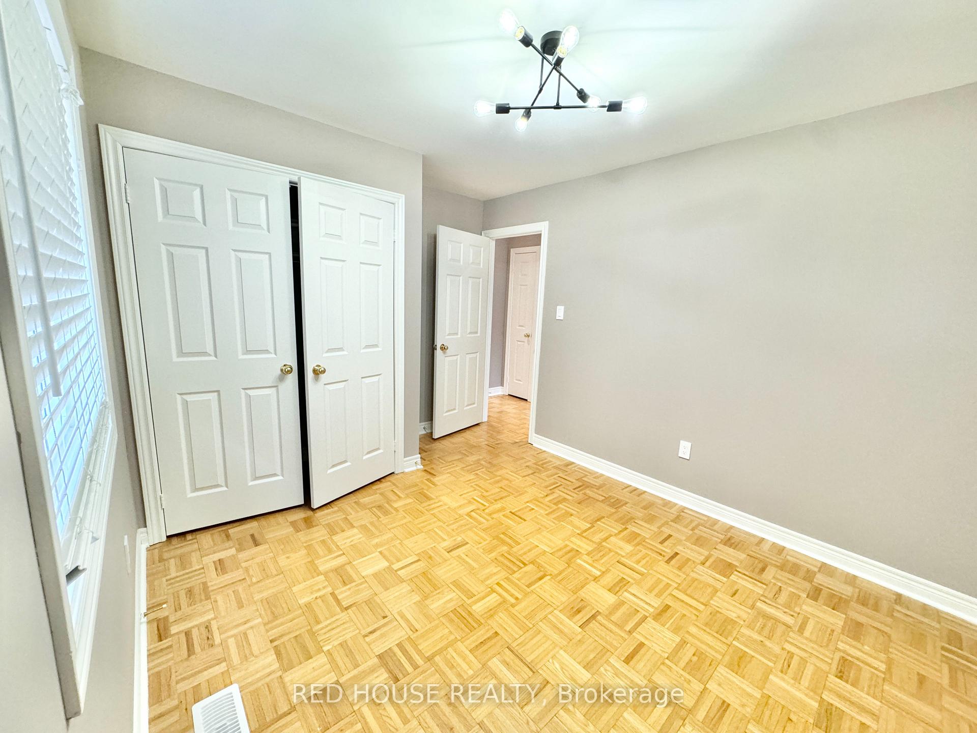 Photo 14 of 54 Strauss Road, Vaughan, Patterson — HOMEH