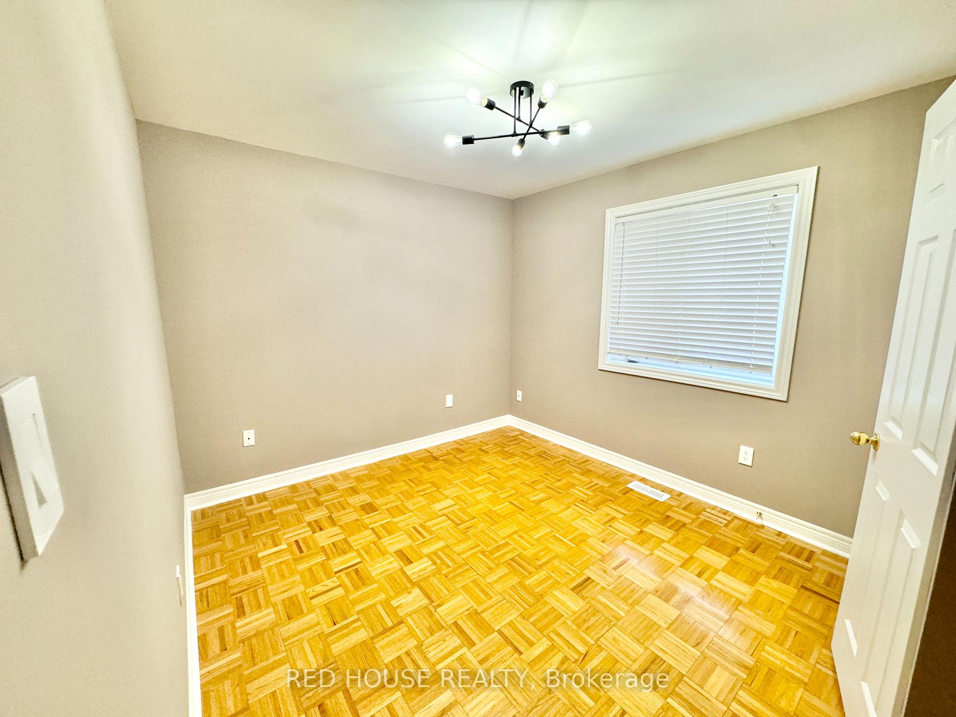 Photo 15 of 54 Strauss Road, Vaughan, Patterson — HOMEH