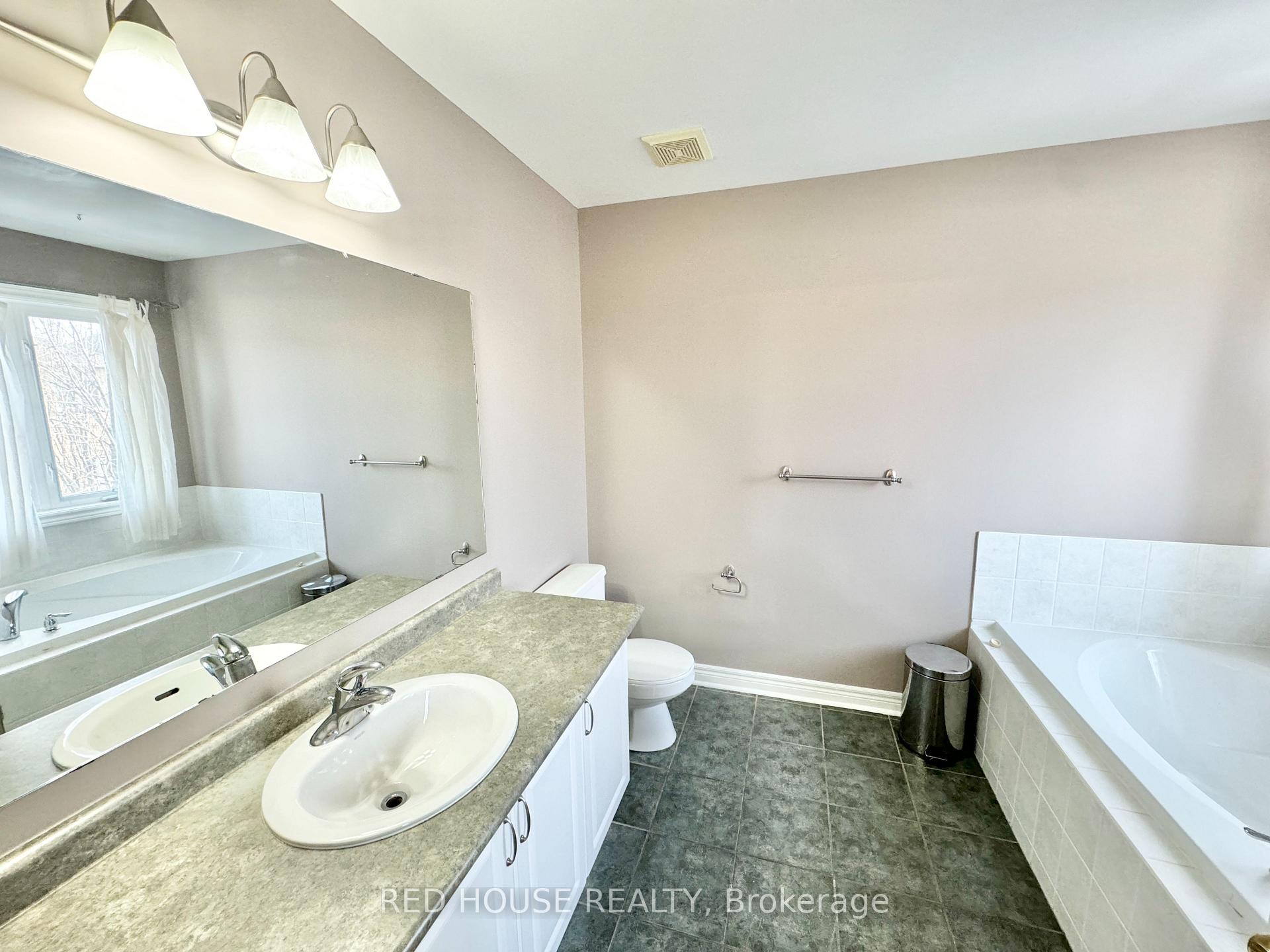 Photo 20 of 54 Strauss Road, Vaughan, Patterson — HOMEH