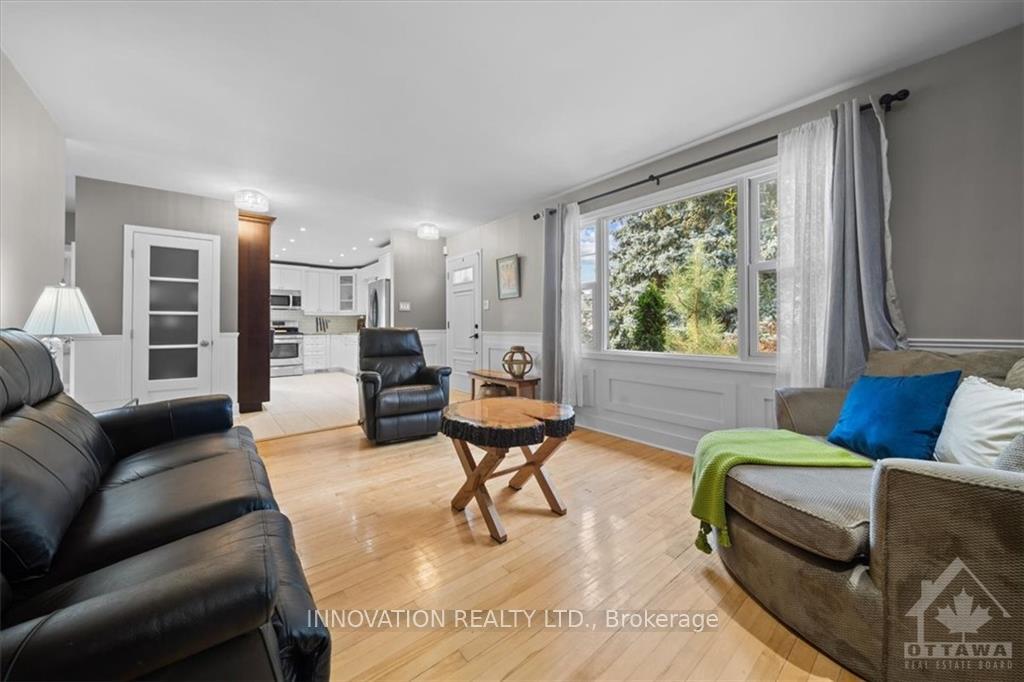 Photo 4 of 1605 Digby Street, Ottawa, Riverview Park — HOMEH