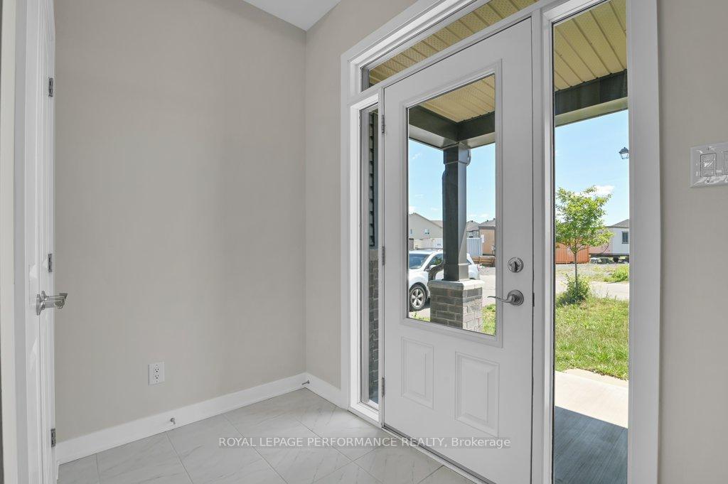 Photo 6 of 106 Wabikon Crescent, Ottawa, Blossom Park/Kemp Park/Findlay Creek — HOMEH
