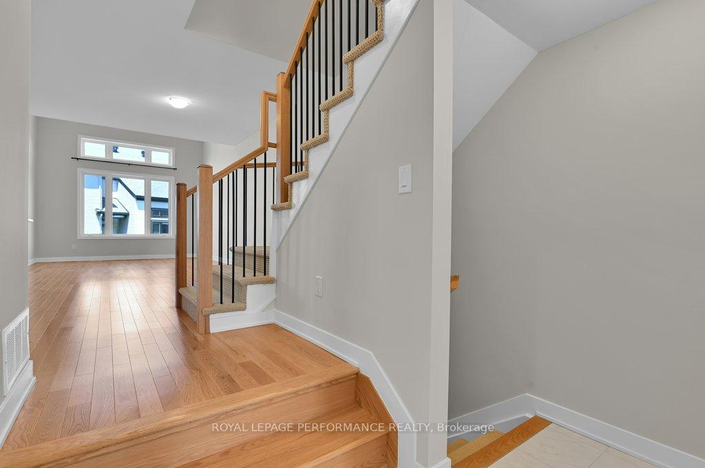 Photo 4 of 106 Wabikon Crescent, Ottawa, Blossom Park/Kemp Park/Findlay Creek — HOMEH