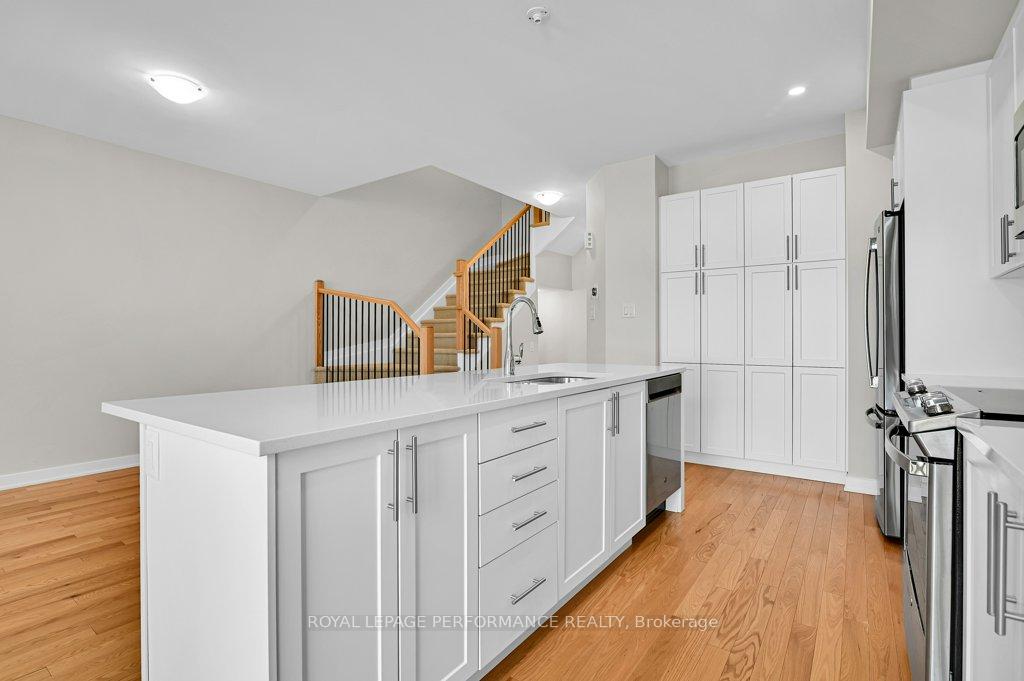 Photo 8 of 106 Wabikon Crescent, Ottawa, Blossom Park/Kemp Park/Findlay Creek — HOMEH