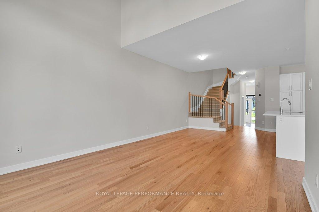 Photo 12 of 106 Wabikon Crescent, Ottawa, Blossom Park/Kemp Park/Findlay Creek — HOMEH