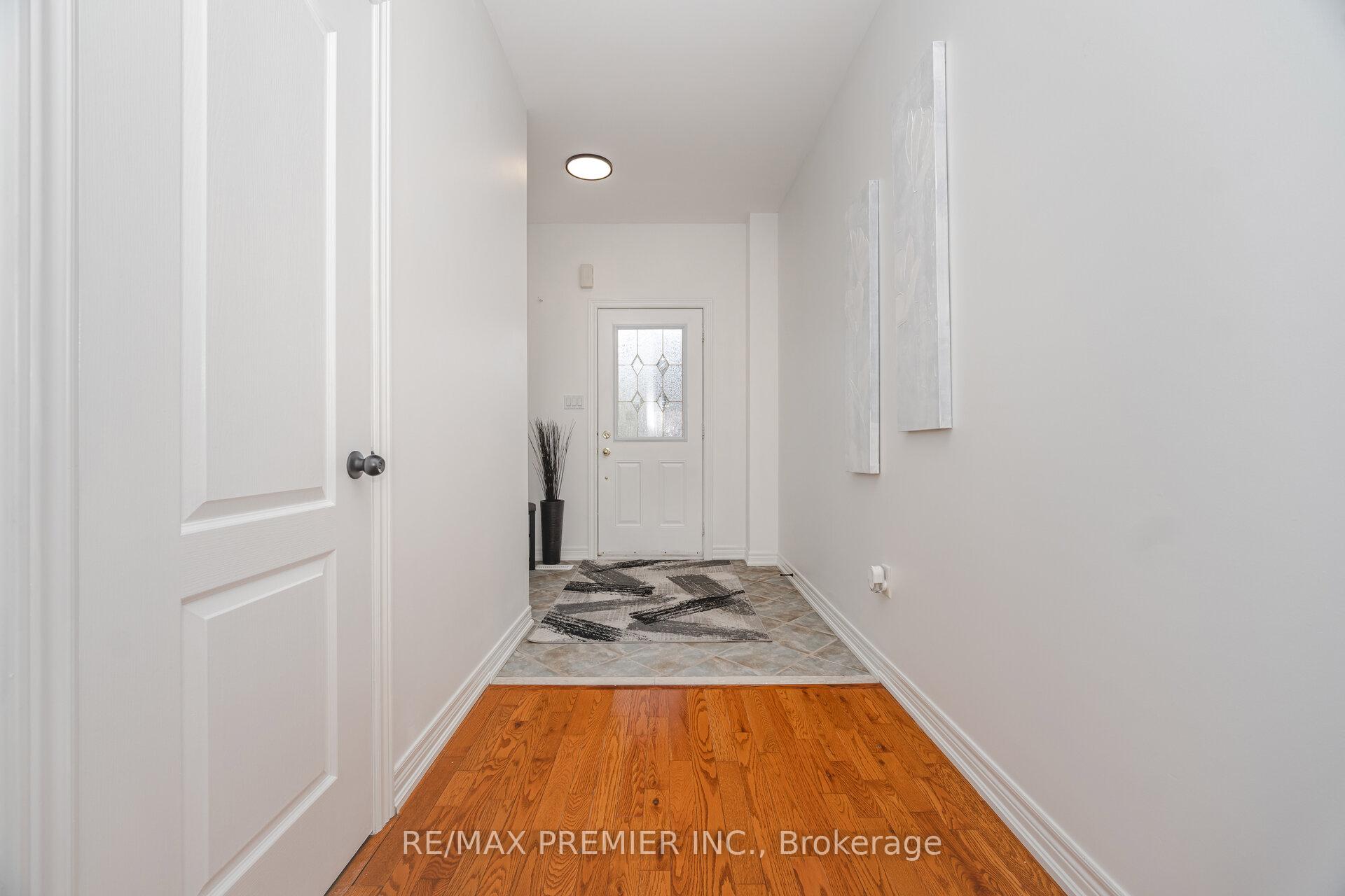 Photo 4 of 38 Ozner Crescent, Vaughan, Vellore Village — HOMEH