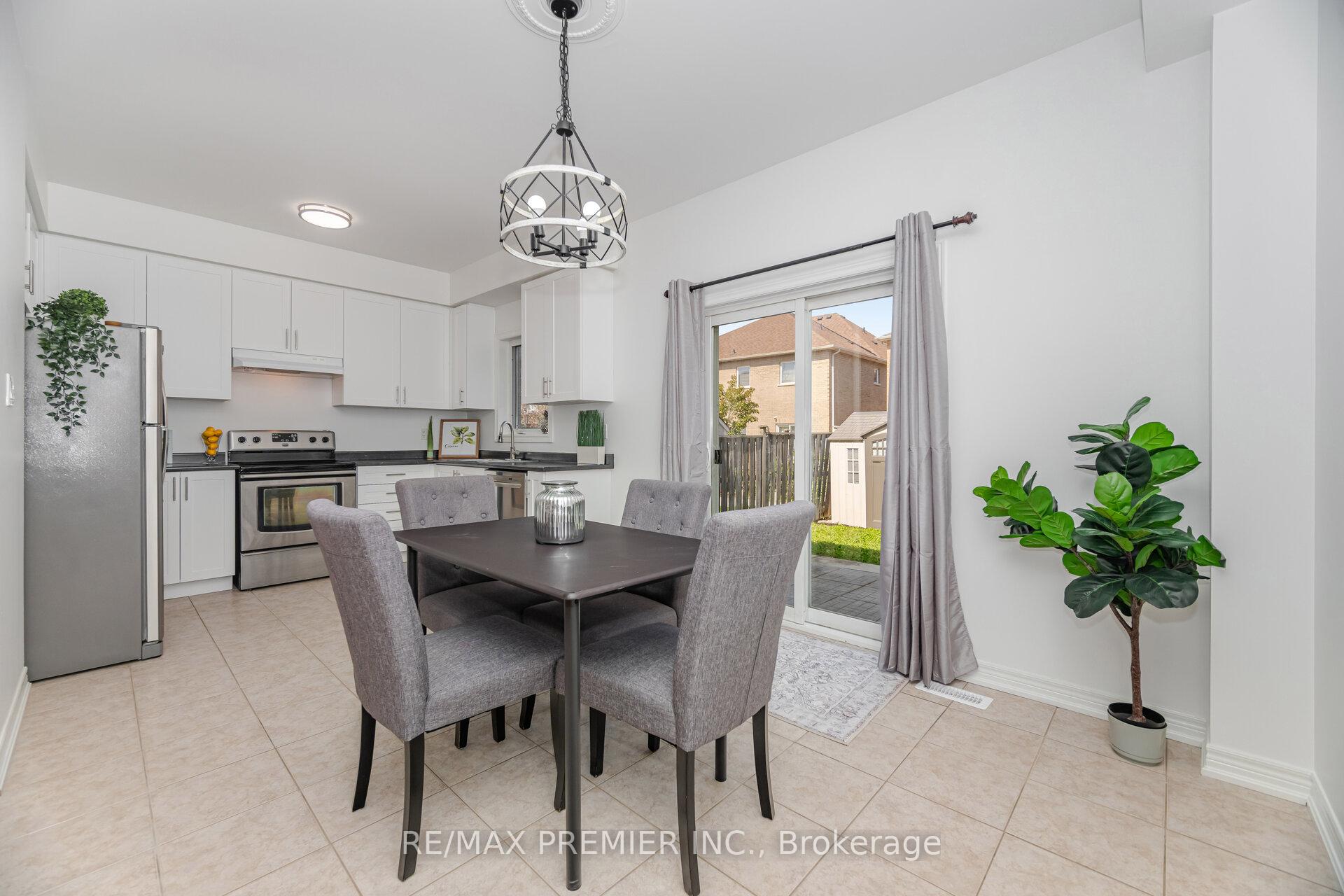 Photo 10 of 38 Ozner Crescent, Vaughan, Vellore Village — HOMEH