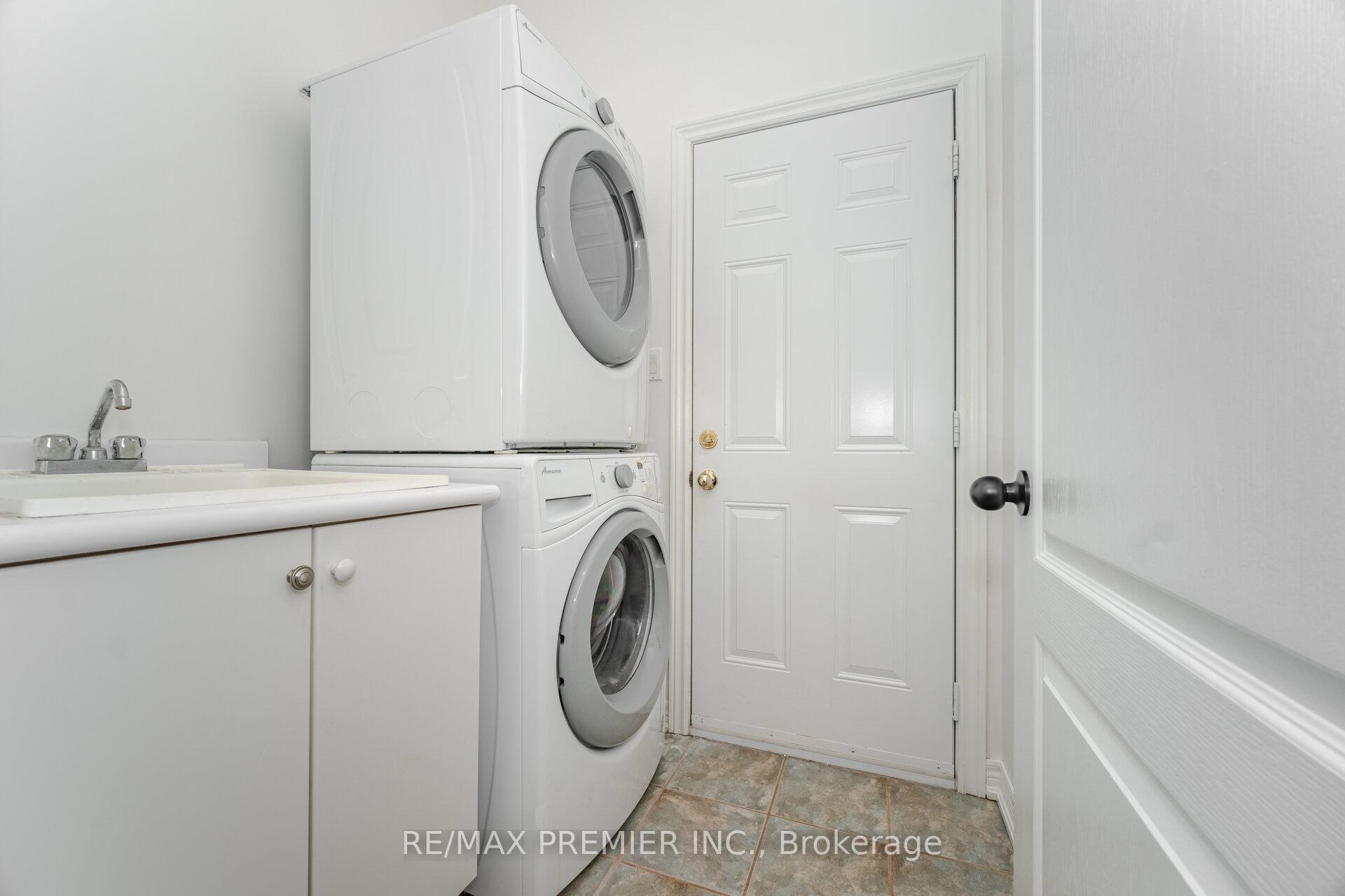 Photo 13 of 38 Ozner Crescent, Vaughan, Vellore Village — HOMEH