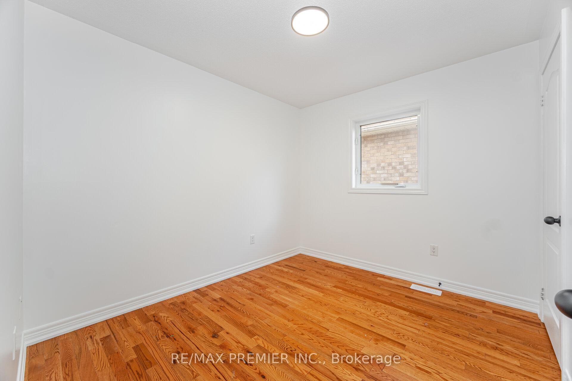 Photo 25 of 38 Ozner Crescent, Vaughan, Vellore Village — HOMEH