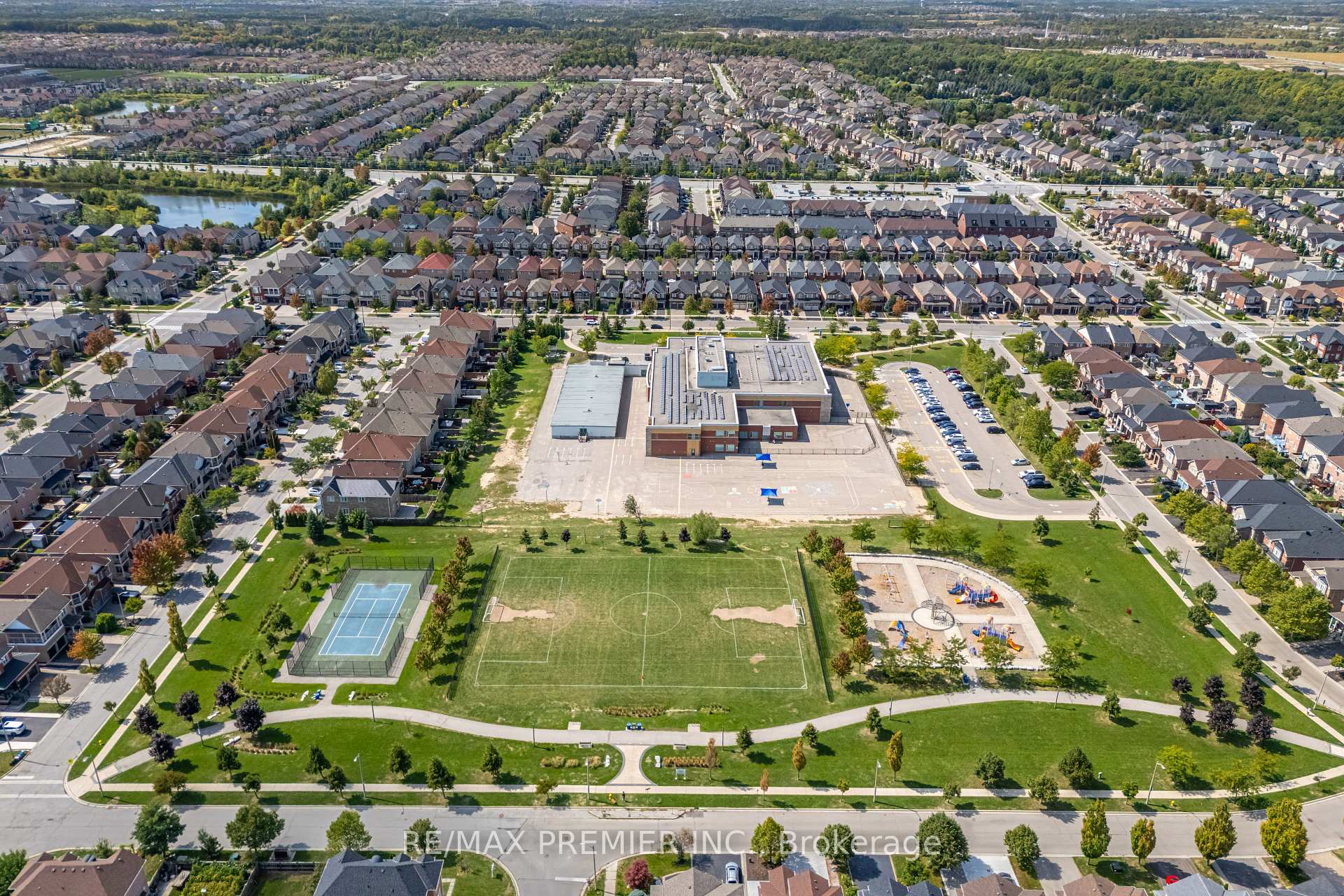 Photo 31 of 38 Ozner Crescent, Vaughan, Vellore Village — HOMEH