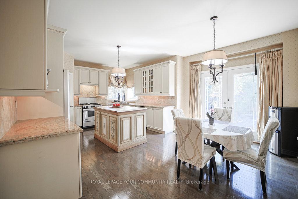 Photo 8 of 17 Sturgess Crescent, Whitby, Brooklin — HOMEH