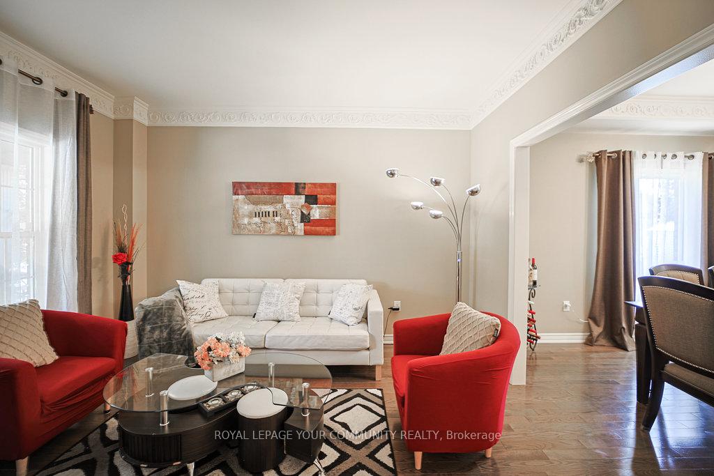 Photo 13 of 17 Sturgess Crescent, Whitby, Brooklin — HOMEH