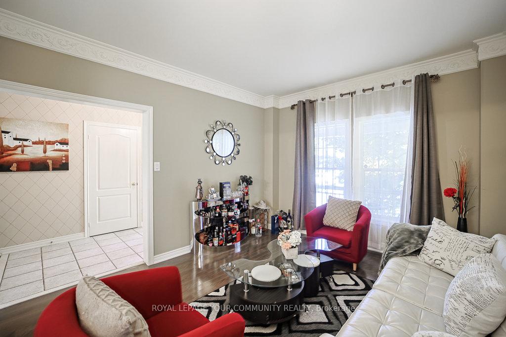 Photo 14 of 17 Sturgess Crescent, Whitby, Brooklin — HOMEH