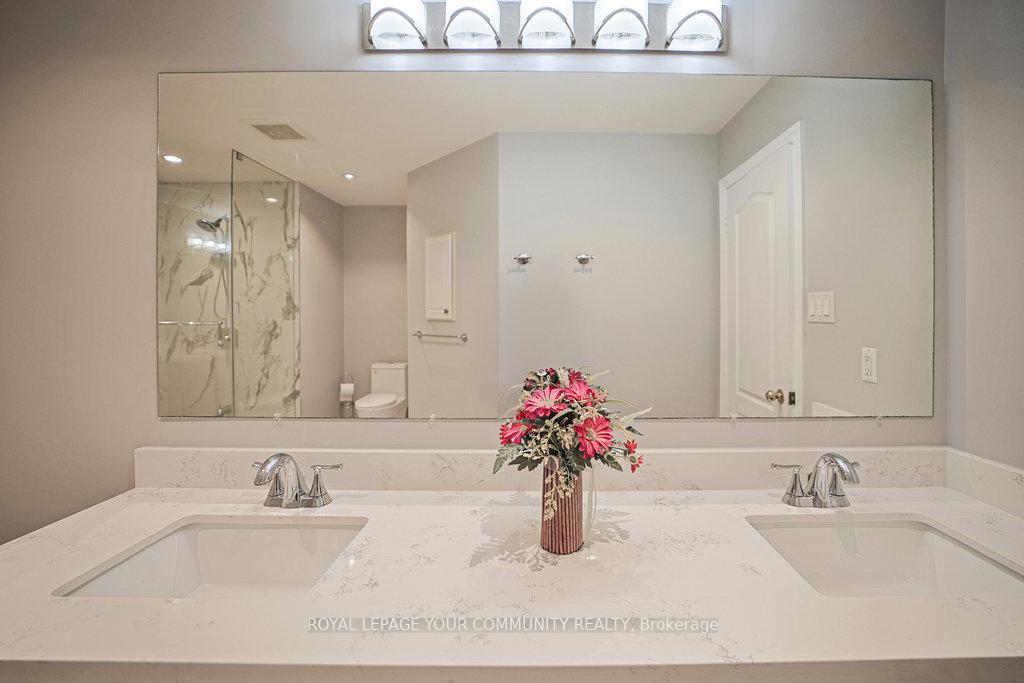 Photo 23 of 17 Sturgess Crescent, Whitby, Brooklin — HOMEH