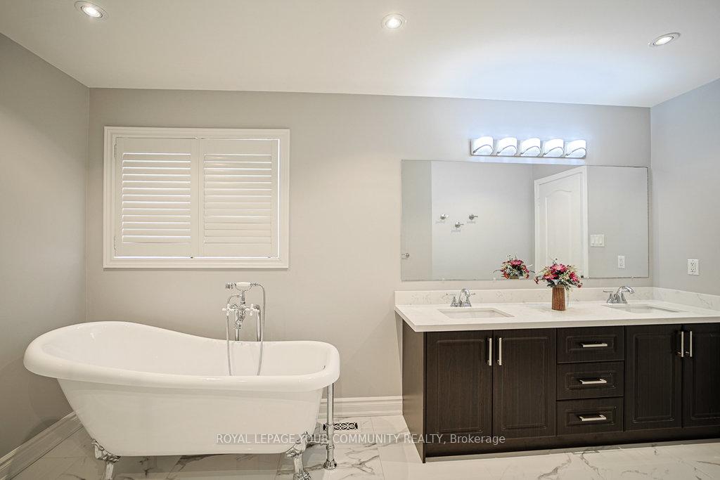 Photo 24 of 17 Sturgess Crescent, Whitby, Brooklin — HOMEH
