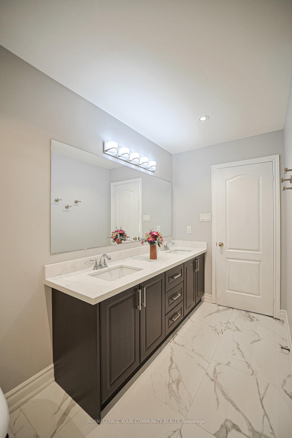 Photo 26 of 17 Sturgess Crescent, Whitby, Brooklin — HOMEH