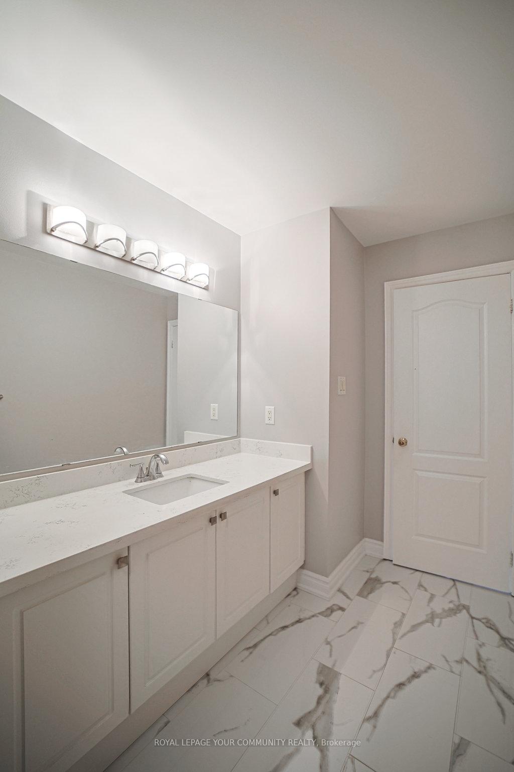 Photo 32 of 17 Sturgess Crescent, Whitby, Brooklin — HOMEH