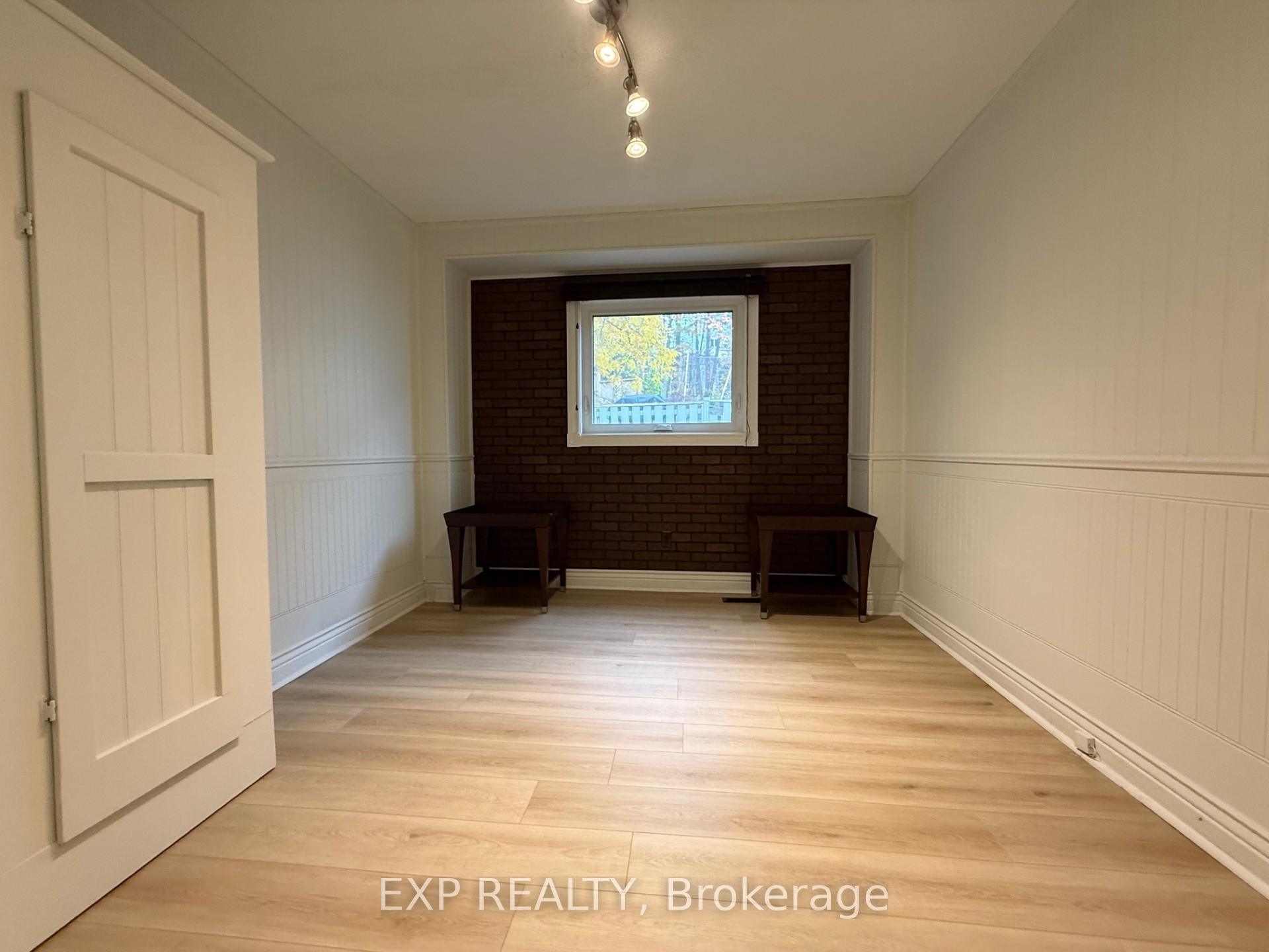 Photo 4 of Unit A, 58 Moore Place, Barrie, Letitia Heights — HOMEH