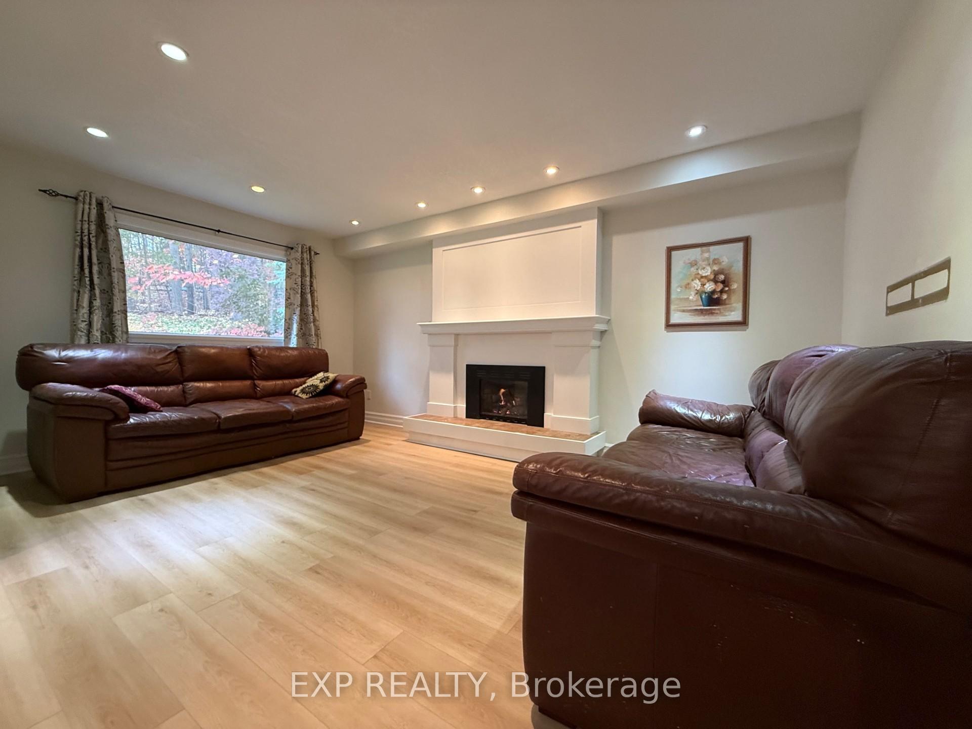 Photo 3 of Unit A, 58 Moore Place, Barrie, Letitia Heights — HOMEH