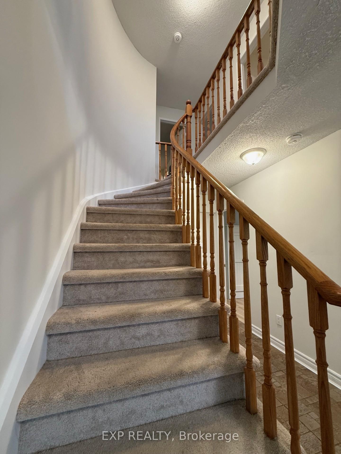 Photo 16 of Unit A, 58 Moore Place, Barrie, Letitia Heights — HOMEH