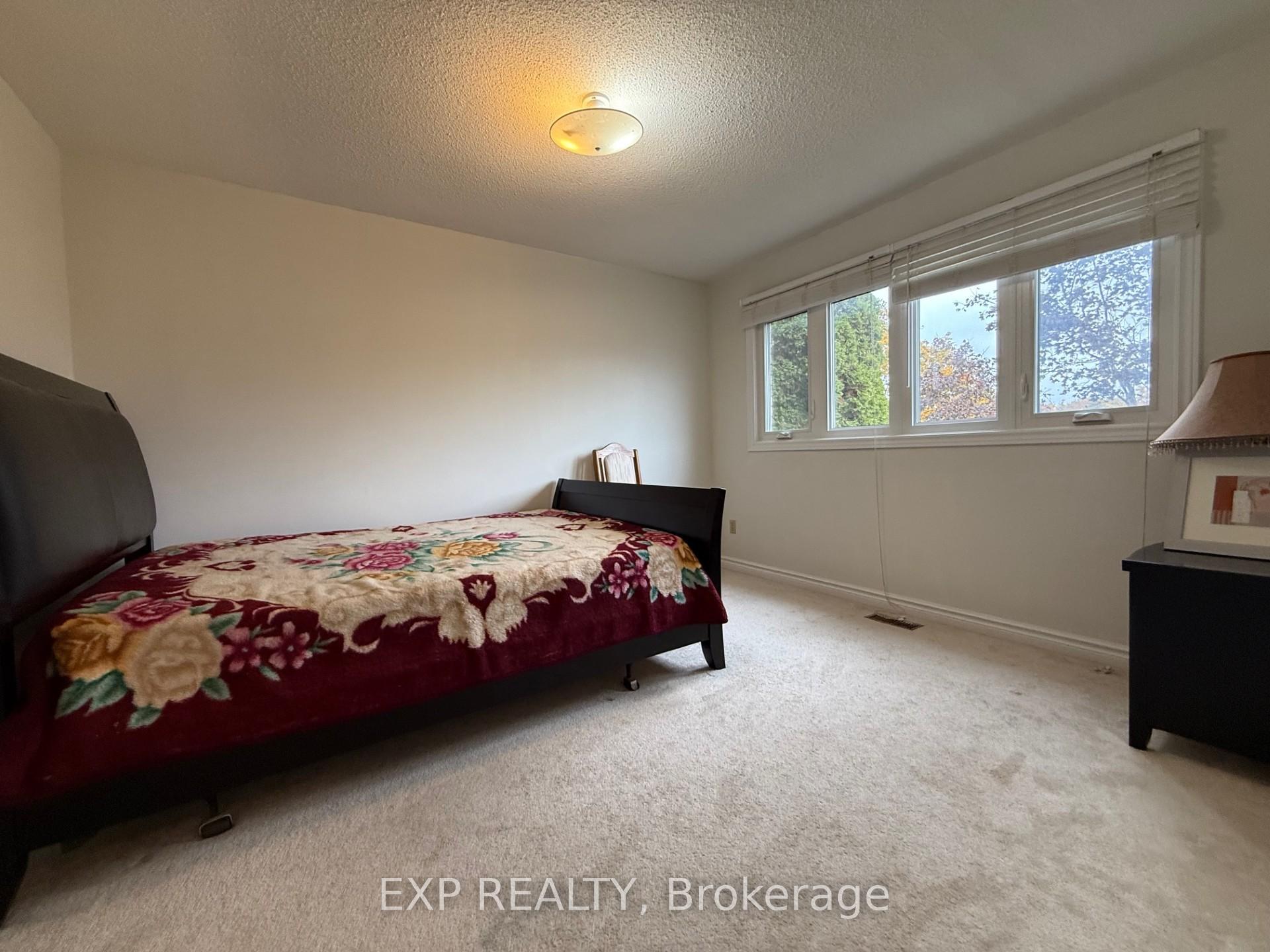 Photo 13 of Unit A, 58 Moore Place, Barrie, Letitia Heights — HOMEH